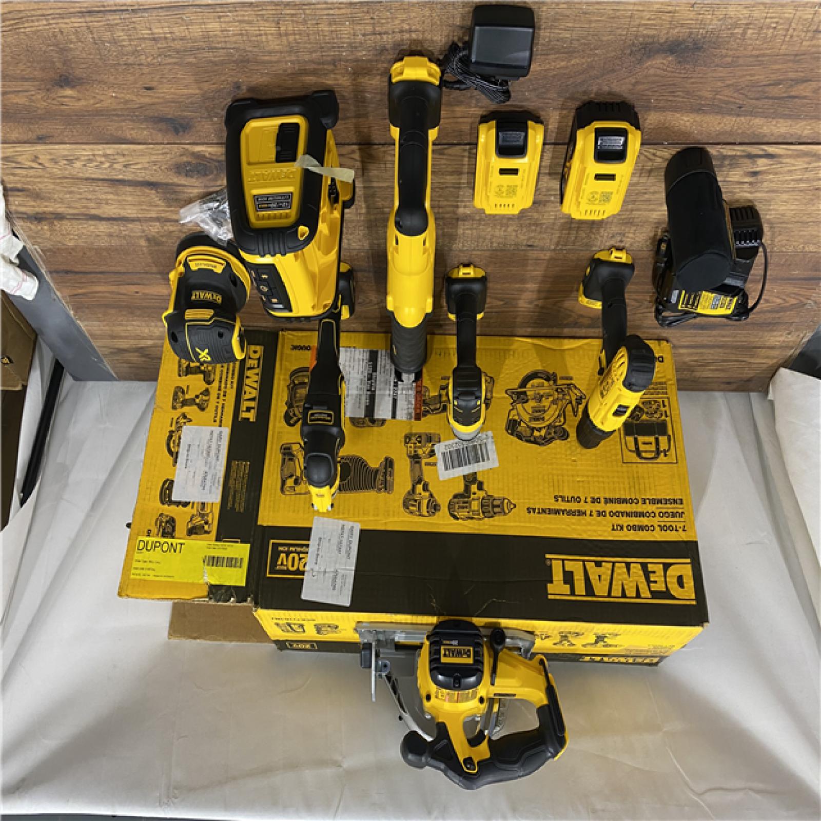 AS IS DEWALT DCK771D1M1 20V MAX Cordless 7-Tool Combo Kit