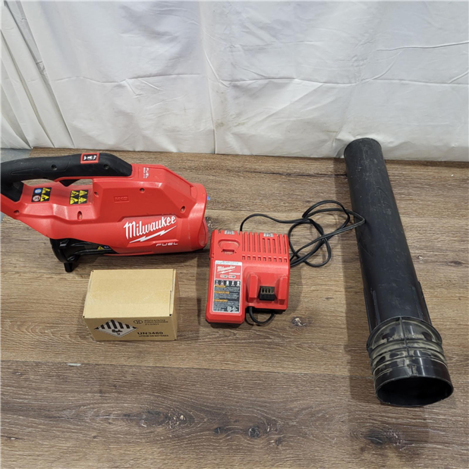 AS-ISMilwaukee M18 FUEL 120 MPH 450 CFM 18V Lithium-Ion Brushless Cordless Handheld Blower Kit with 8.0 Ah Battery, Rapid Charger