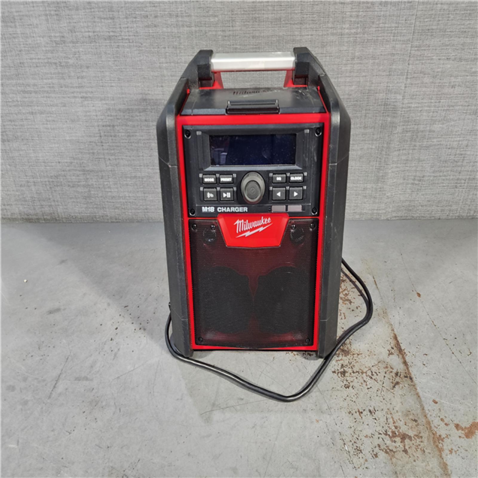 HOUSTON LOCATION - AS-IS M18 Lithium-Ion Cordless Jobsite Radio/Charger (TOOL ONLY)