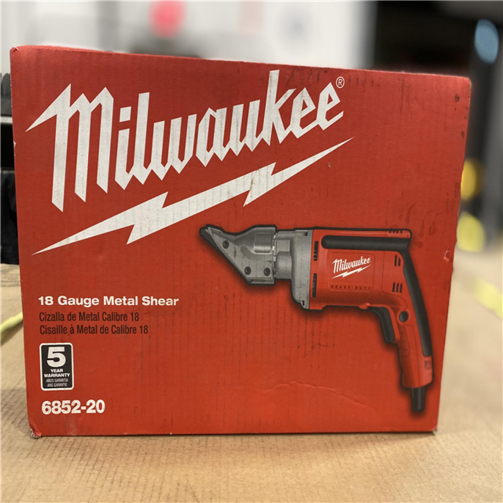 NEW! - Milwaukee 6.8 Amp 18-Gauge Shear