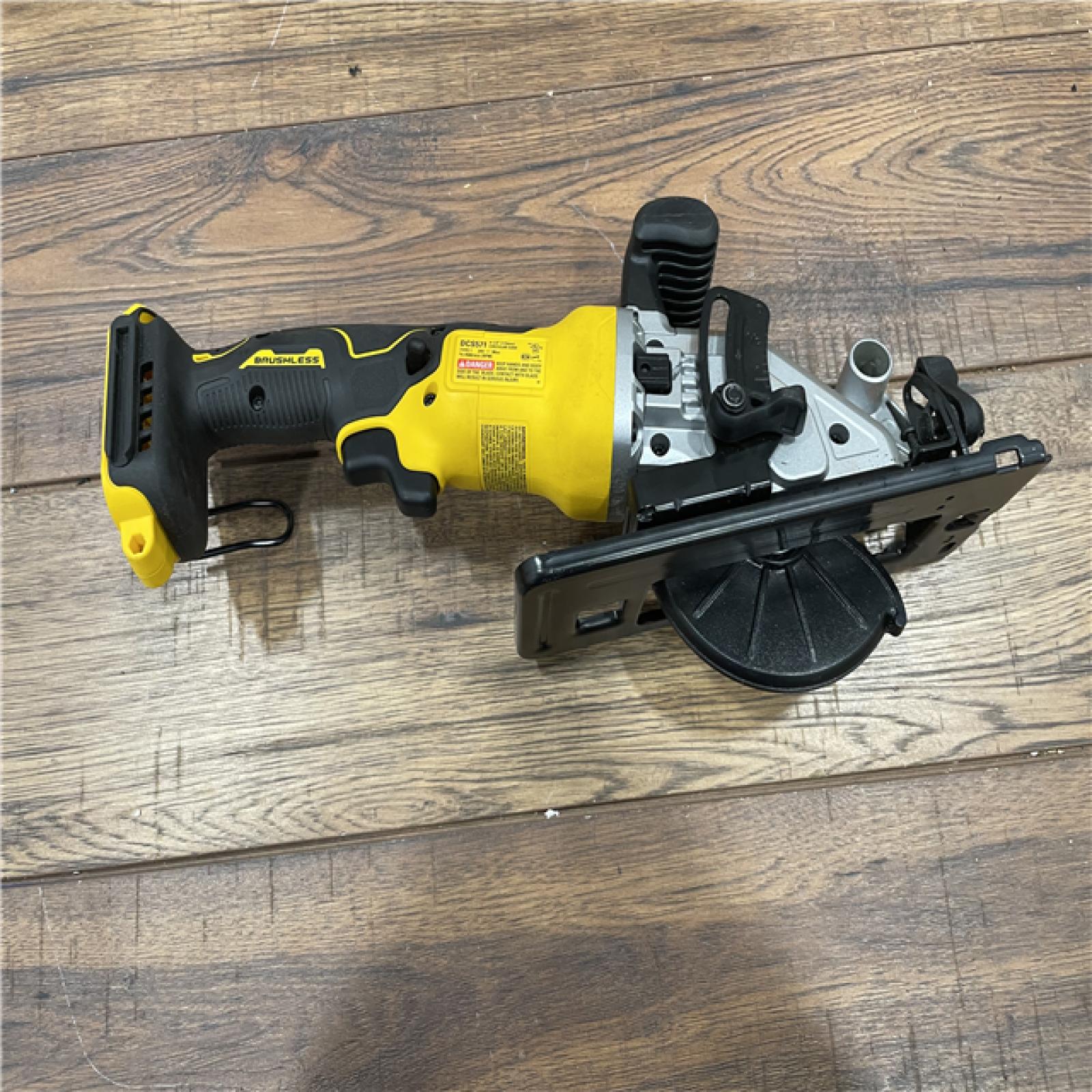 AS-IS DEWALT ATOMIC 20V MAX Cordless Brushless 4-1/2 in. Circular Saw (Tool Only)