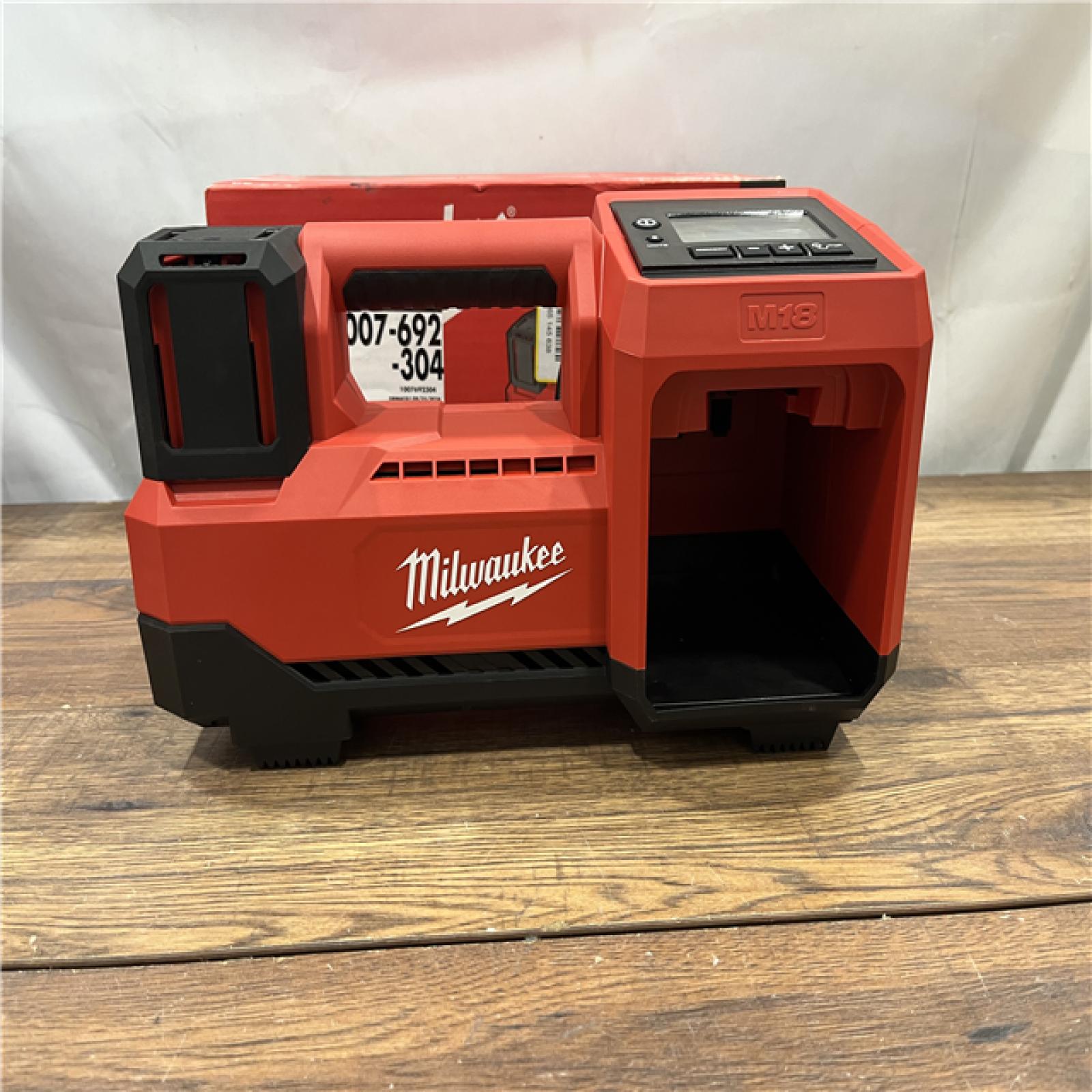 AS-IS Milwaukee M18 18 V 150 PSI Tire Inflator