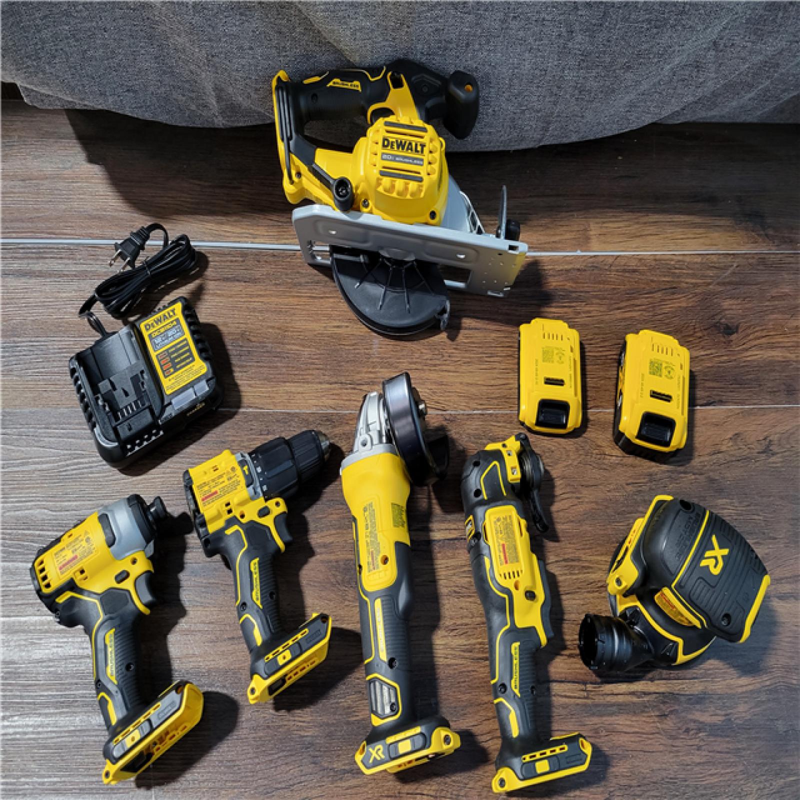 CALIFORNIA NEW DEWALT BRUSHLESS 6-TOOL COMBO KIT WITH TOUGHSYSTEM 2.0 (2 BATTERIES AND CHARGER INCLUDED)