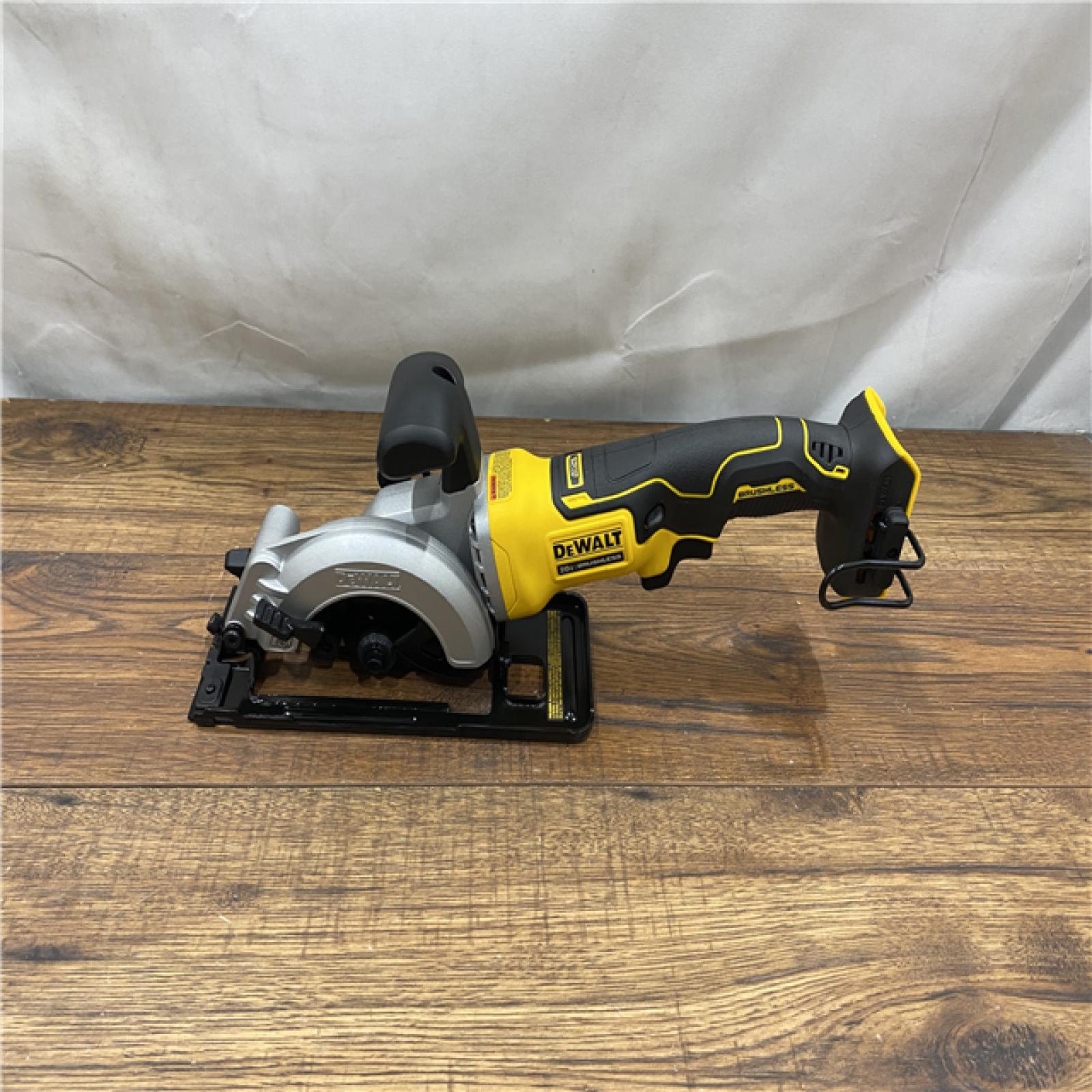 AS IS DEWALT ATOMIC 20V MAX Cordless Brushless 4-1/2 in. Circular Saw (Tool Only)