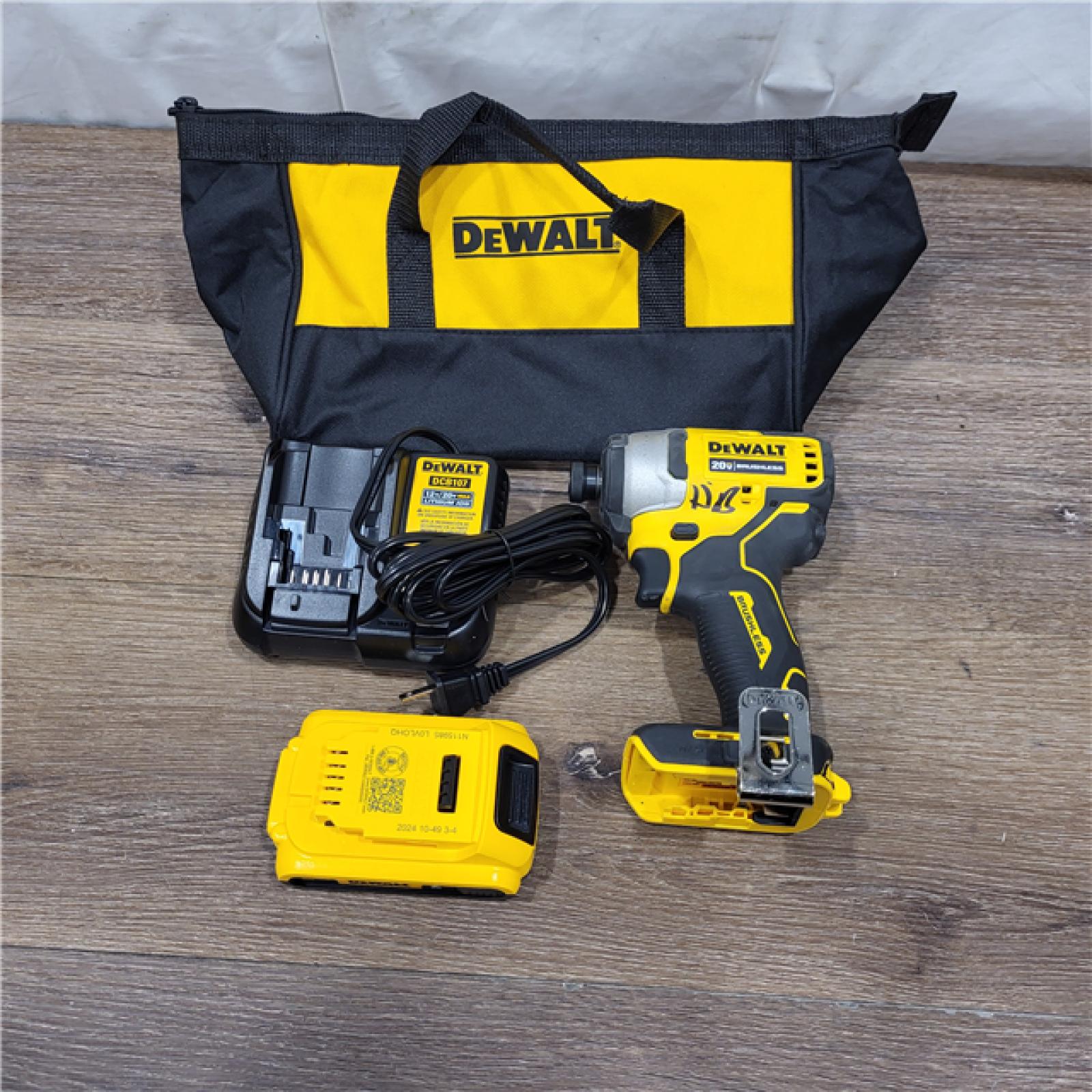 AS-IS DEWALT ATOMIC 20V MAX* Brushless Cordless Compact 1/4 in. Impact Driver Kit