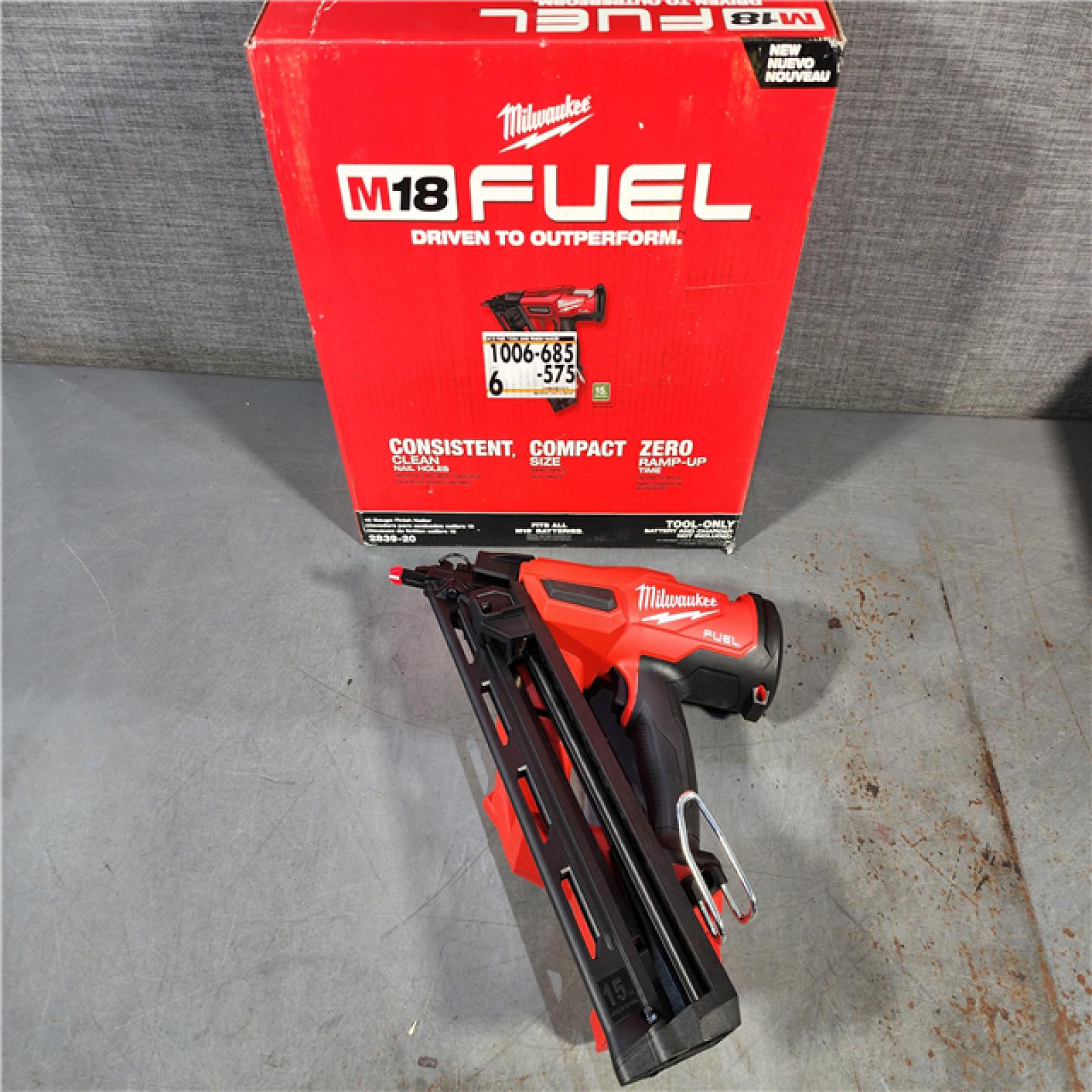 HOUSTON LOCATION - AS-IS (APPEARS LIKE NEW) Milwaukee 2839-20 M18 FUEL 15 Ga. 18 Volt Brushless Angled Finish Nailer (TOOL ONLY)