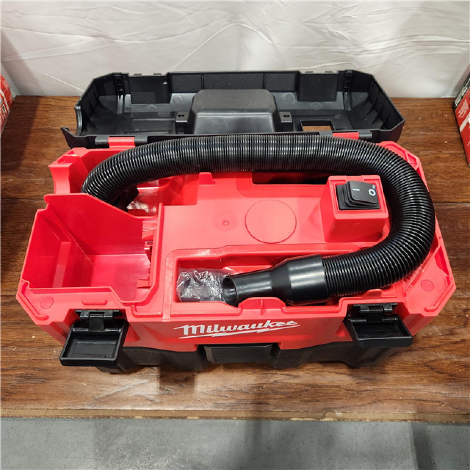 AS-IS Milwaukee Tool M18 Vacuum 2Gal 6  Hose Access Bare Tool