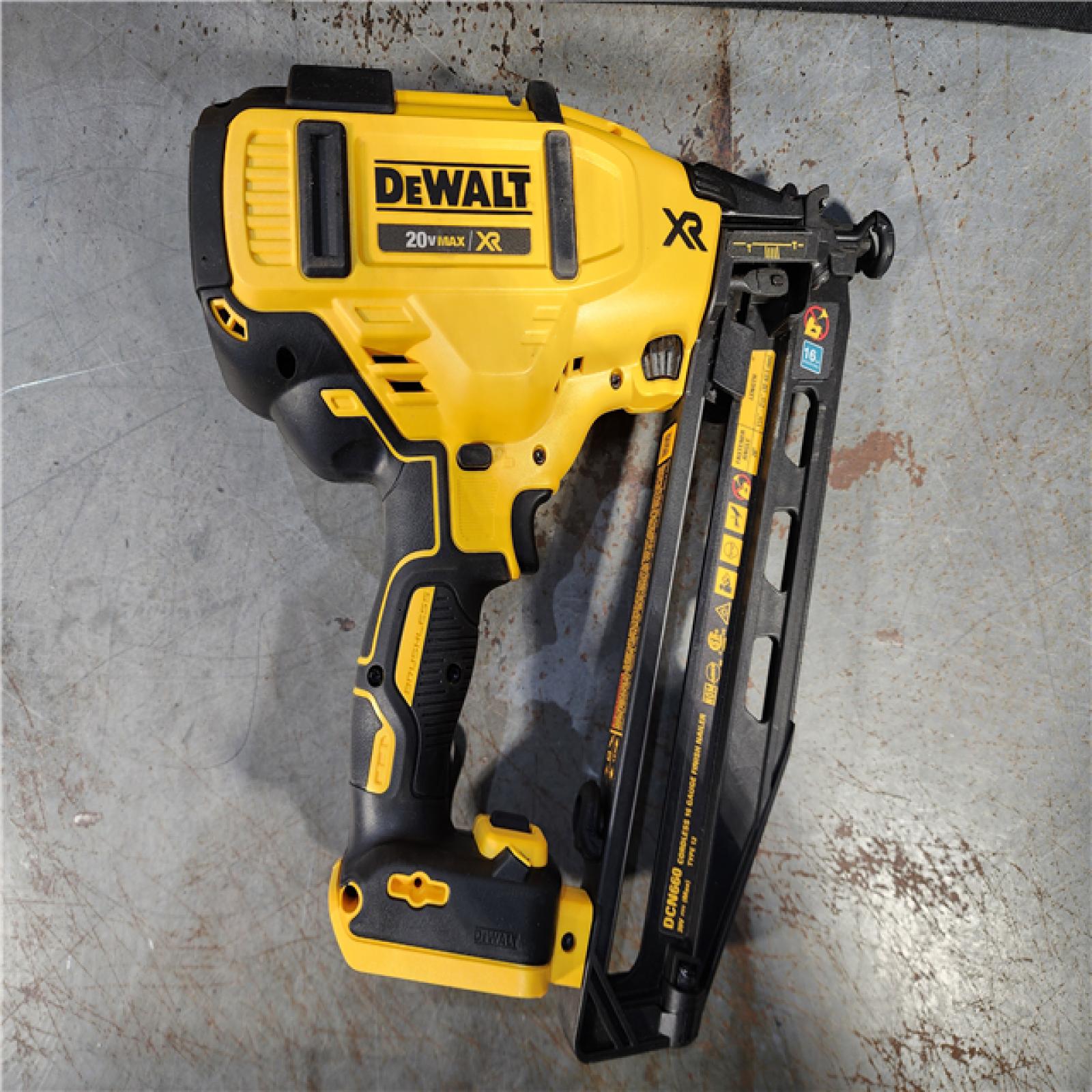 HOUSTON LOCATION - AS-IS DeWalt DCN660D1 20V 16 Gauge Cordless Angled Finish Nailer Kit W/ 2Ah Battery