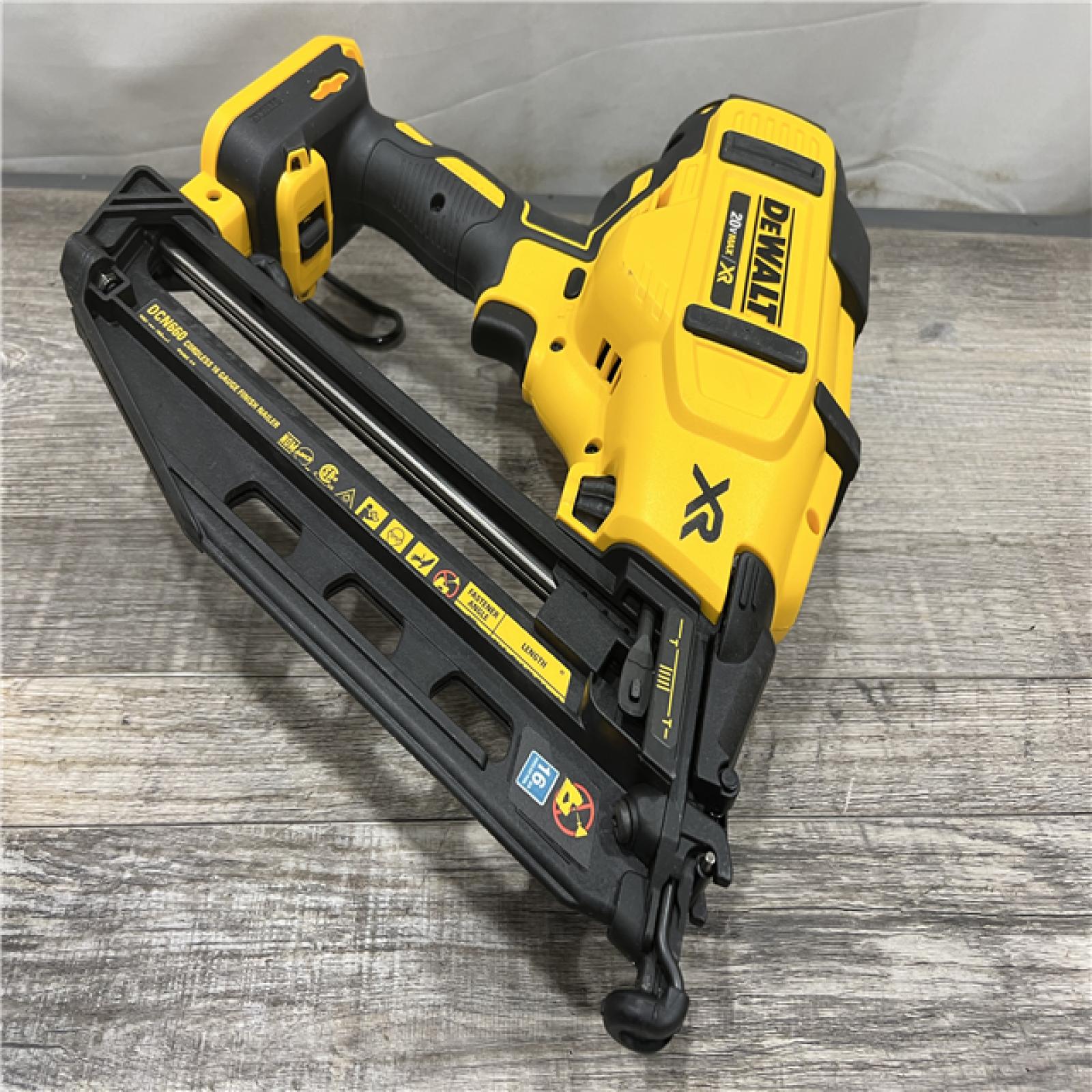 AS-IS DeWalt DCN660D1 20V 16 Gauge Cordless Angled Finish Nailer Kit W/ 2Ah Battery