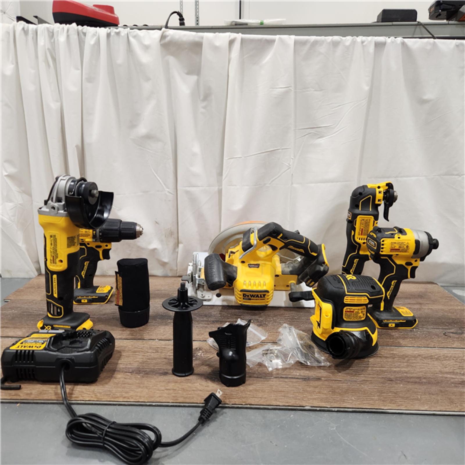 AS IS Dewalt 20-Volt MAX ToughSystem Lithium-Ion 6-Tool Cordless Combo Kit