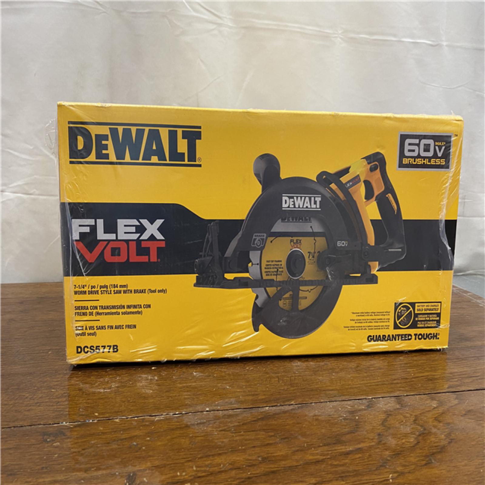 NEW DEWALT FLEXVOLT 60V MAX Cordless Brushless 7-1/4 in. Wormdrive Style Circular Saw (Tool Only)