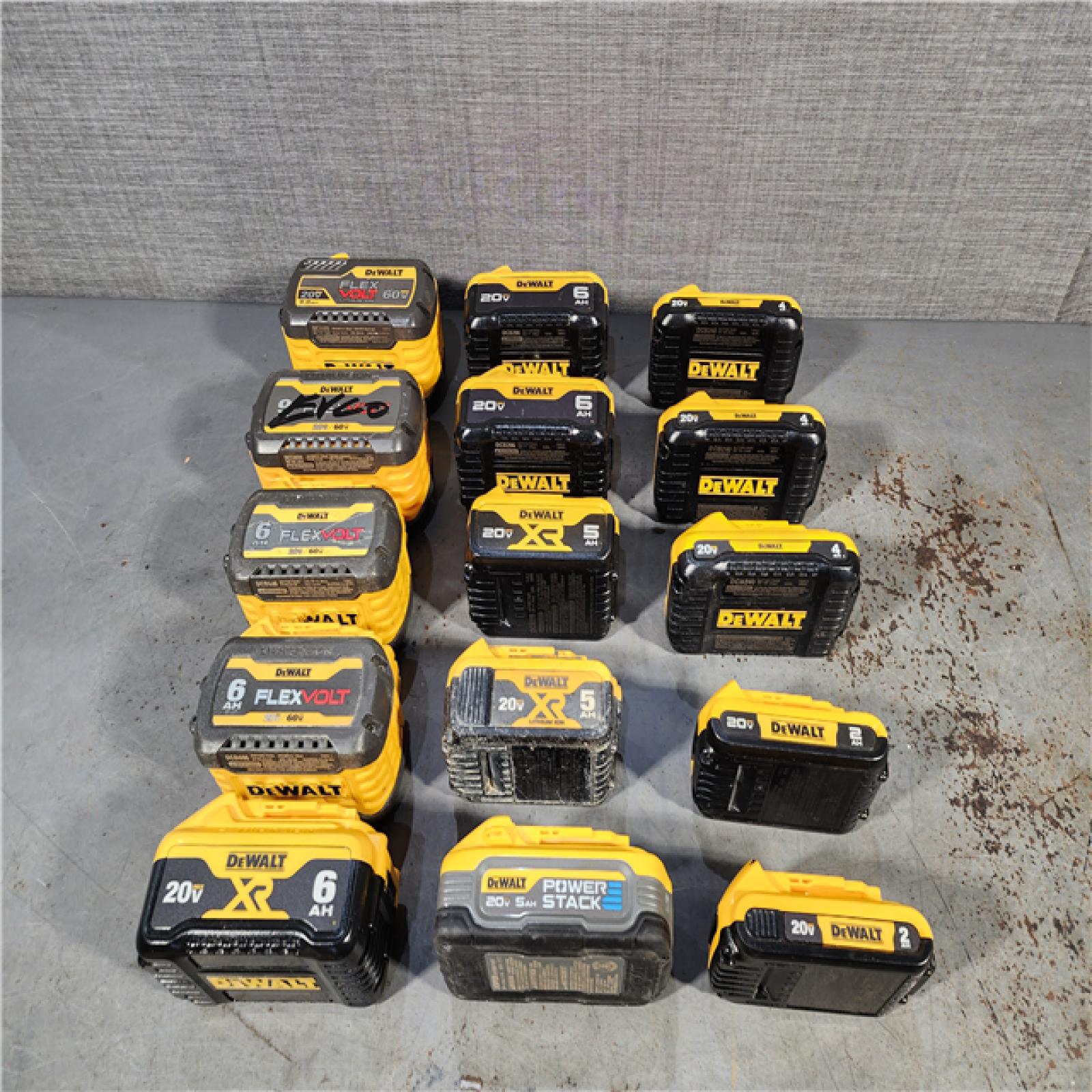 HOUSTON LOCATION - AS-IS DEWALT BATTERY PACK QTY - 15