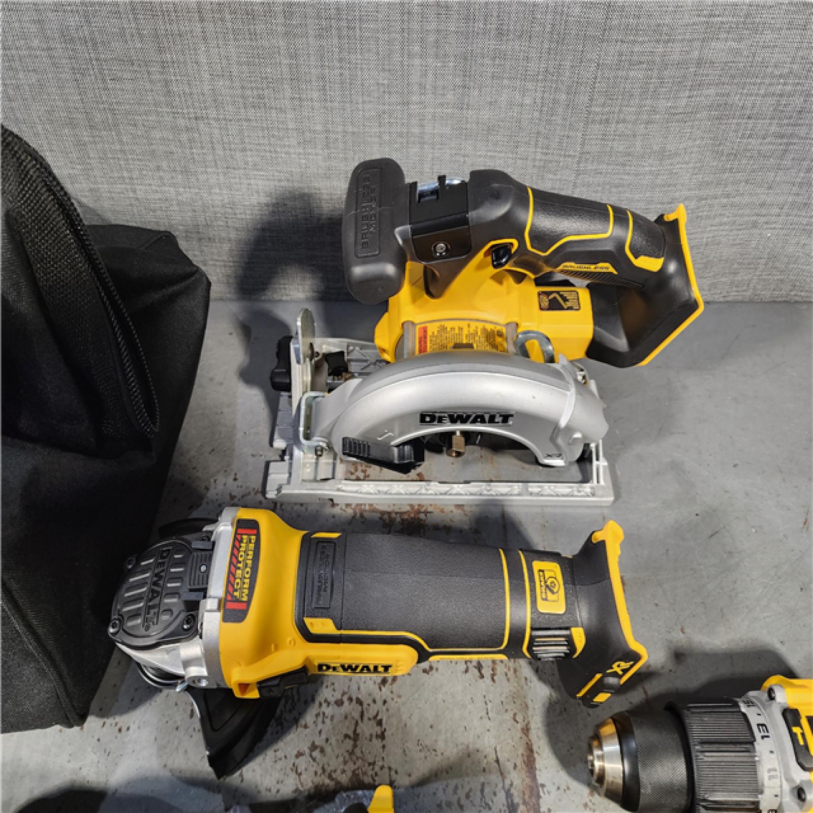 HOUSTON LOCATION - AS-IS (APPEARS LIKE NEW) DEWALT 20V 6-TOOL COMBO KIT