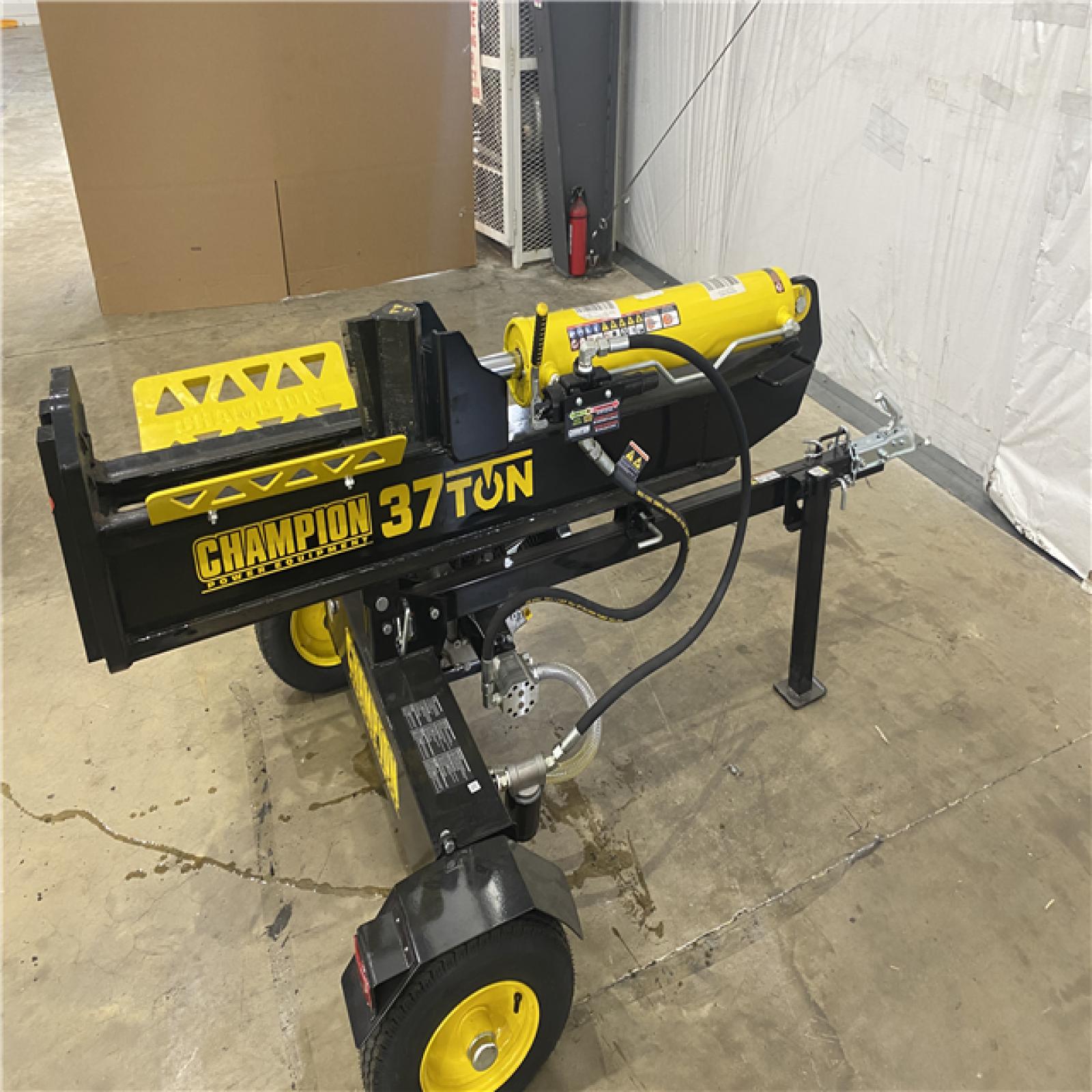 Houston Location - AS-IS CHAMPION POWER EQUIPMENT WOOD CHIPPER SHREDDER 37 Ton