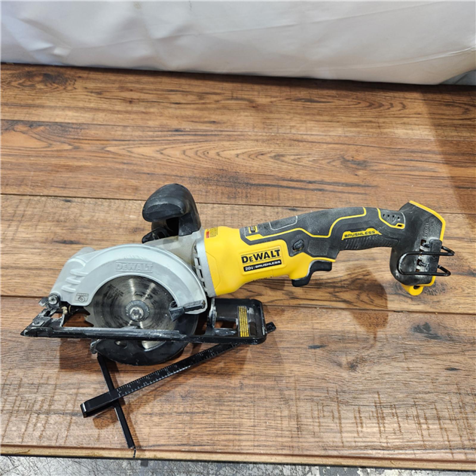 AS-IS ATOMIC 20V MAX Cordless Brushless 4-1/2 in. Circular Saw (Tool Only)