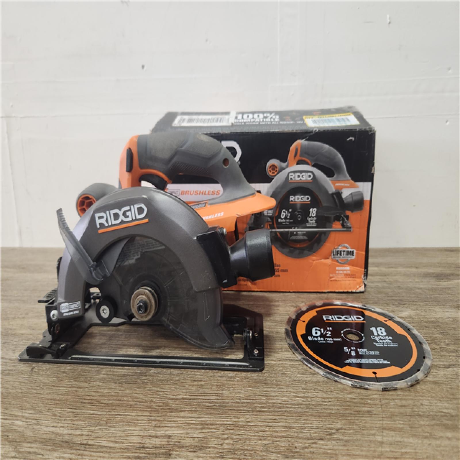 Phoenix Location NEW RIDGID 18V SubCompact Brushless Cordless 6-1/2 in. Circular Saw (Tool Only)