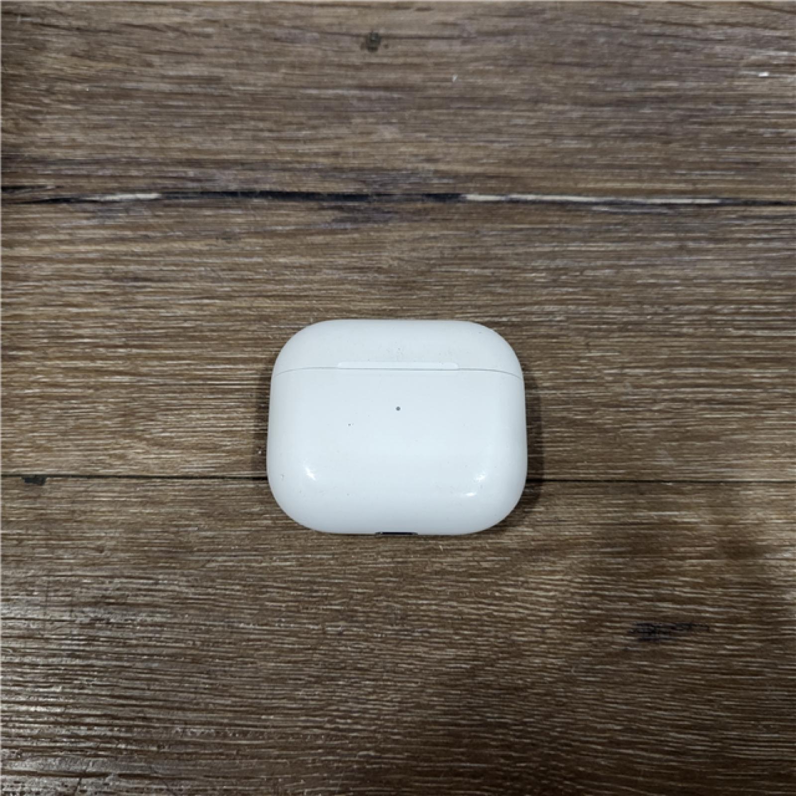 AS-IS Apple - AirPods (3rd generation) with Lightning Charging Case - White