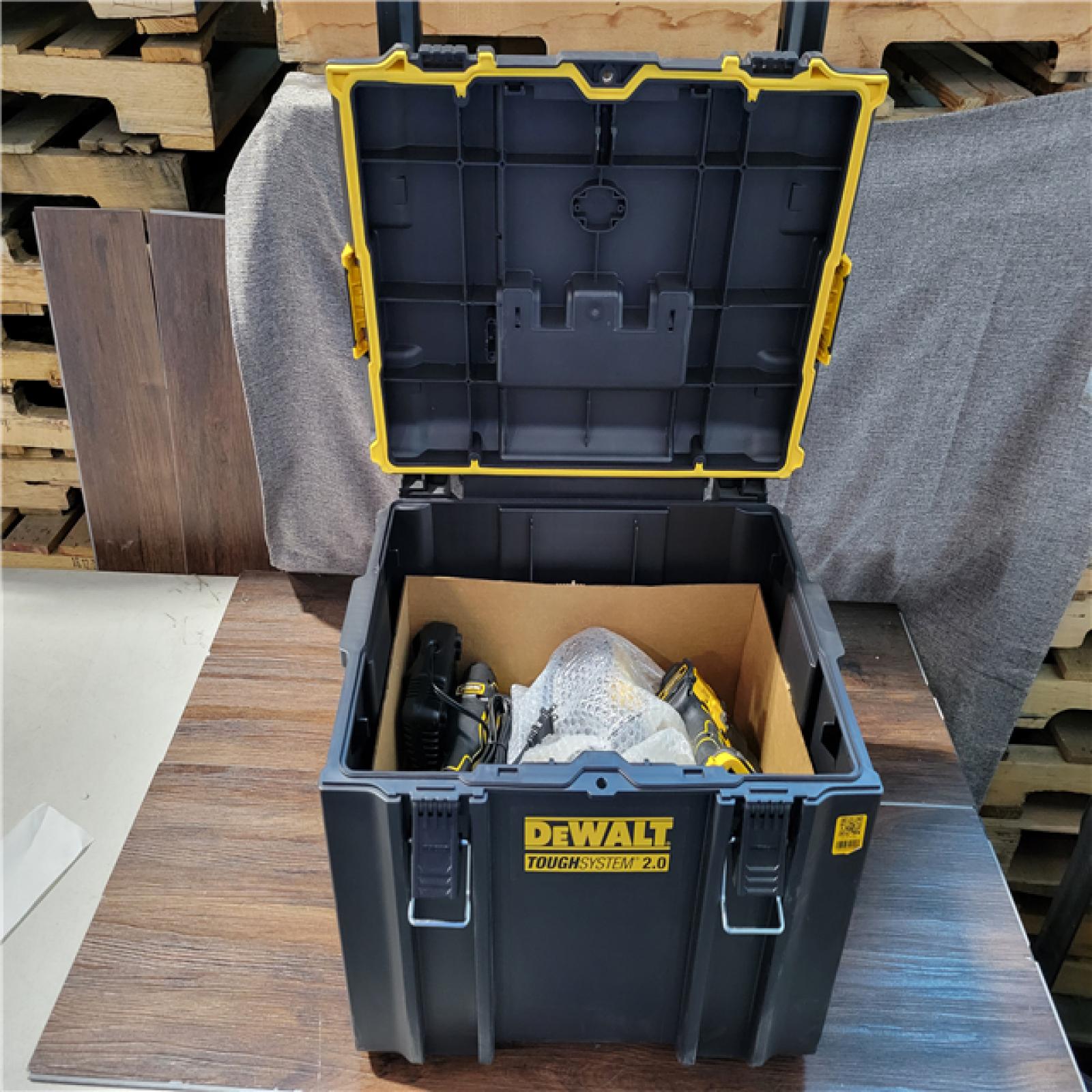 CALIFORNIA AS-IS DEWALT BRUSHLESS 6-TOOL COMBO KIT WITH TOUGHSYSTEM 2.0 (1BATTERY AND CHARGER INCLUDED)