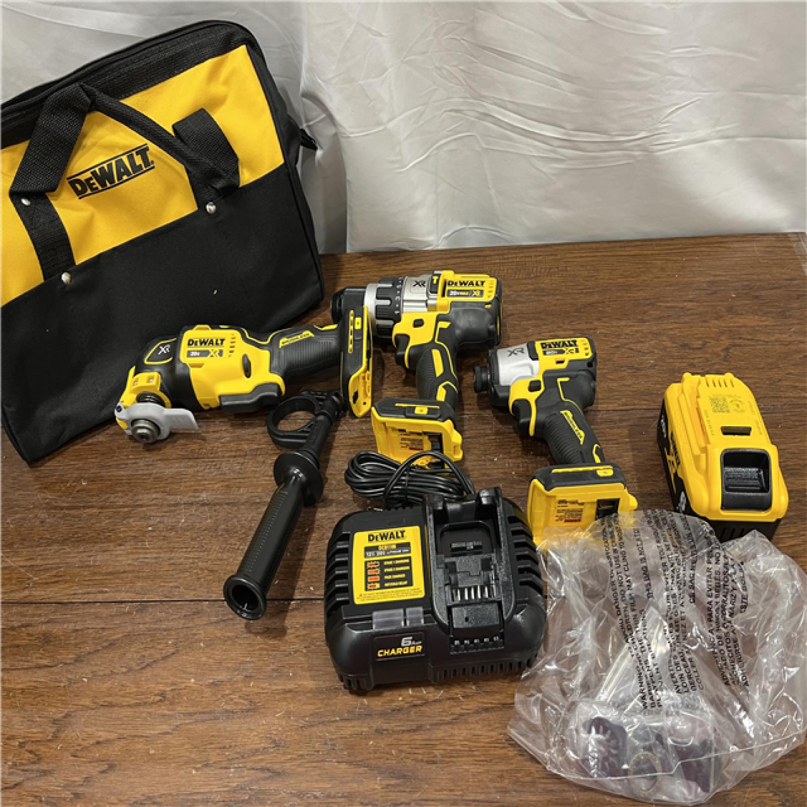 AS-IS20-Volt Lithium-Ion Cordless 3-Tool Combo Kit with FLEXVOLT 9 Ah and 20V 6 Ah Batteries and Charger