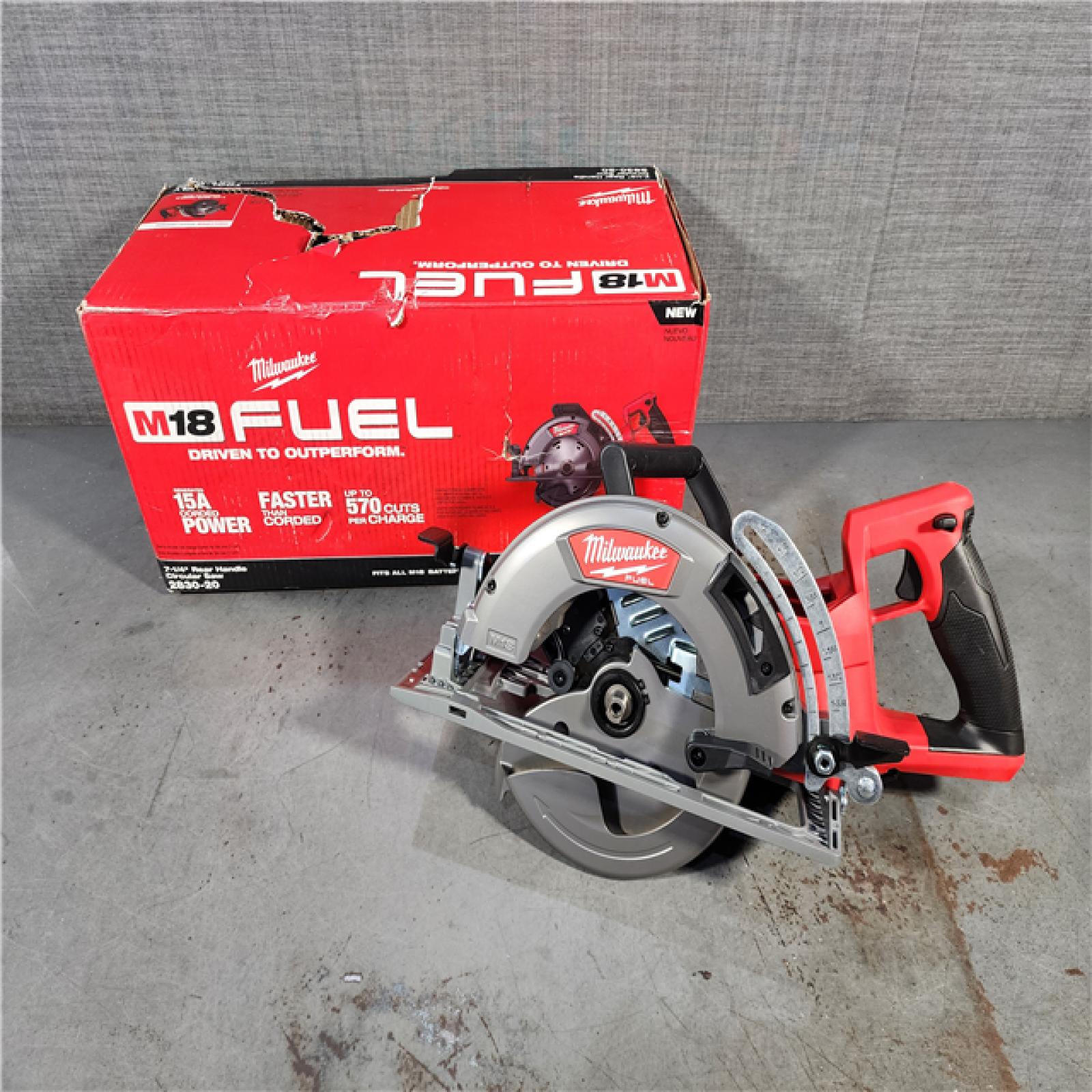 HOUSTON LOCATION - AS-IS (APPEARS LIKE NEW) Milwaukee 2830-20 Rear Handle Circular Saw M18 FUEL 7-1/4  Cordless Brushless Tool Only