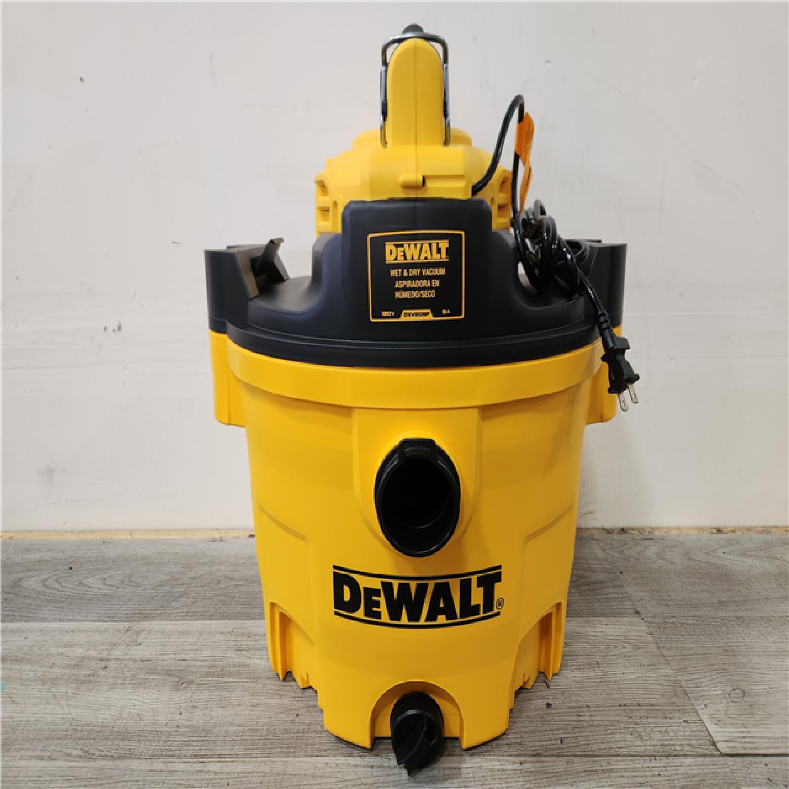 Phoenix Location DEWALT 9 Gal. 5-Peak HP Wet/Dry Vac with Detachable Blower, Filters, and Accessories