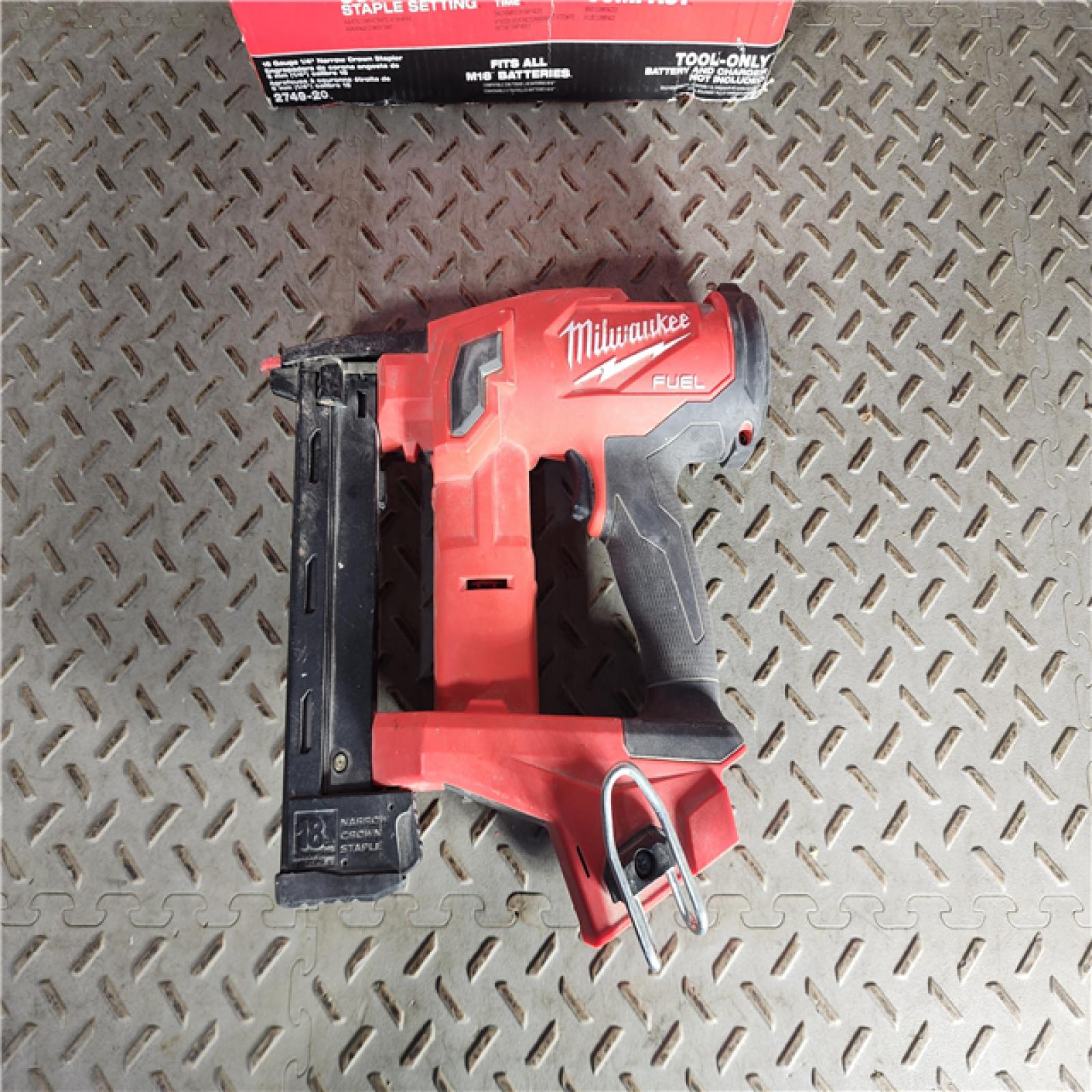 HOUSTON LOCATION - AS-IS M18 FUEL 18-Volt Lithium-Ion Brushless Cordless 18-Gauge 1/4 in. Narrow Crown Stapler (Tool-Only)