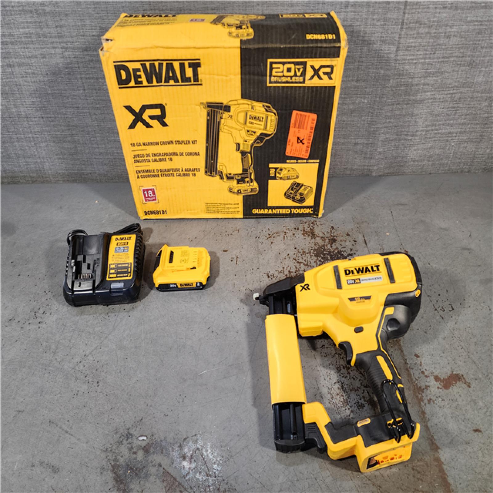 HOUSTON LOCATION - AS-IS DEWALT DCN681D1 20V 18Ga Stapler Kit