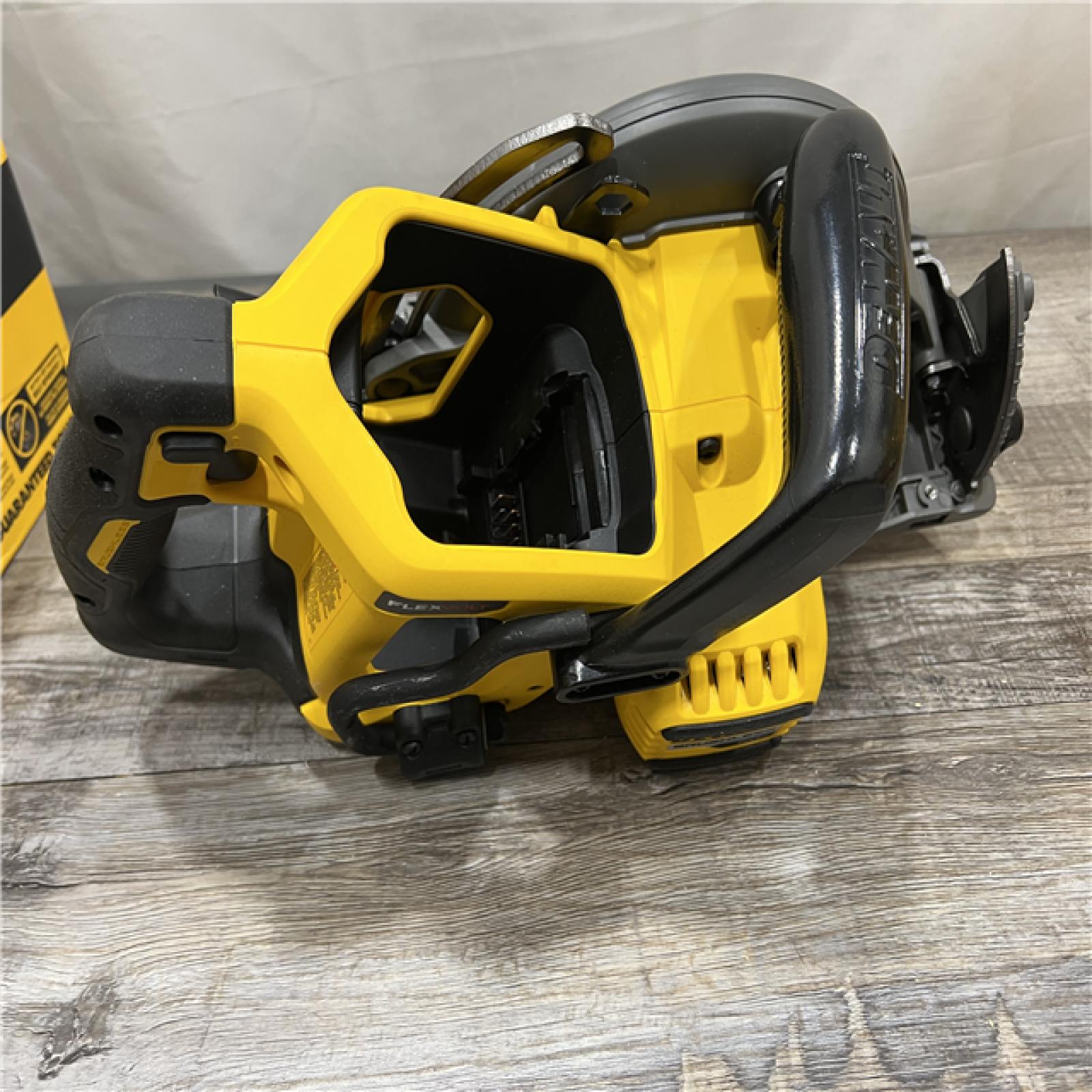 AS-IS DEWALT FLEXVOLT 60V MAX Cordless Brushless 7-1/4 in. Wormdrive Style Circular Saw (Tool Only)