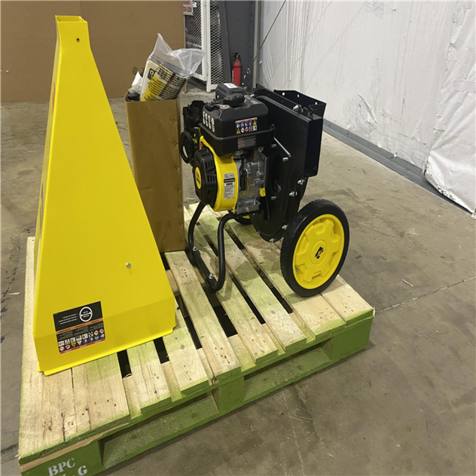 Houston Location - AS-IS CHAMPION POWER EQUIPMENT WOOD CHIPPER SHREDDER (3 in)