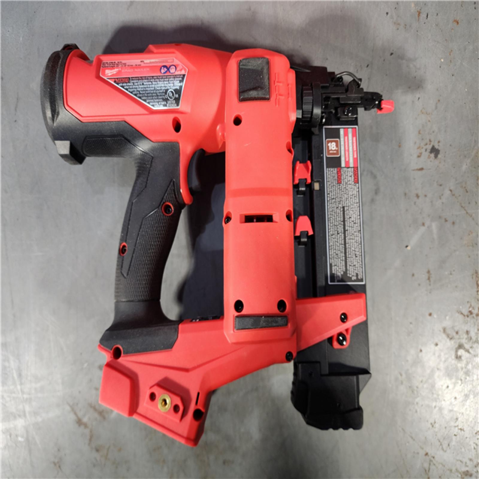 HOUSTON LOCATION - AS-IS (APPEARS LIKE NEW) Milwaukee M18 Fuel 18V Brushless 18-Gauge Brad Nailer 2746-20 (Bare Tool)