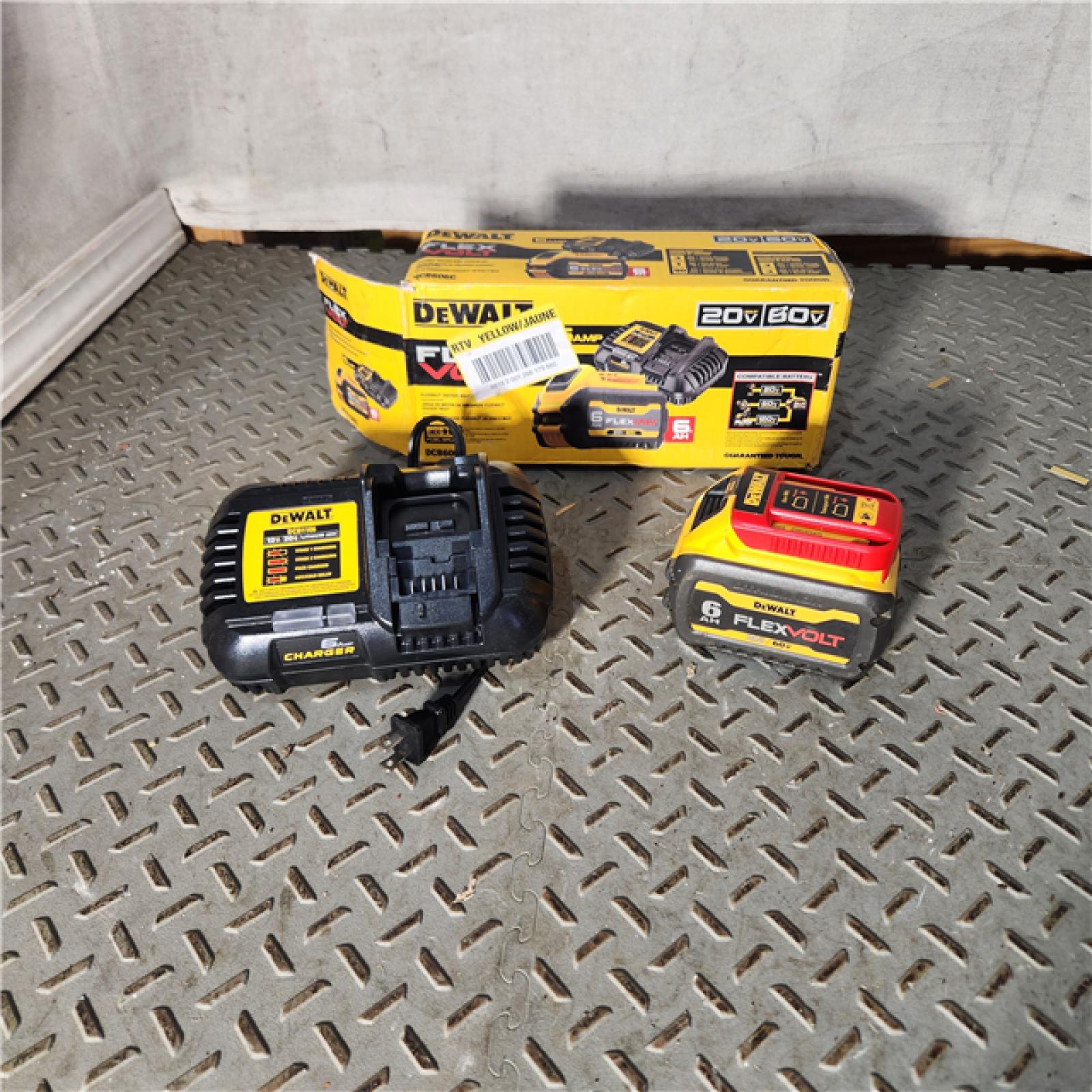 HOUSTON LOCATION - AS-IS DEWALT FLEXVOLT 20V/60V MAX Lithium-Ion 6.0Ah Battery Pack with 6 Amp Output Charger