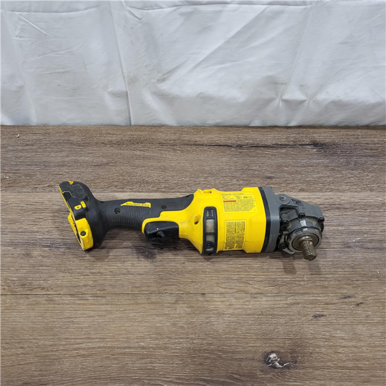 AS-IS DeWalt FLEXVOLT 60V MAX Cordless Grinder  4.5 - 6   9000 RPM  1 EA (115-DCG418B)