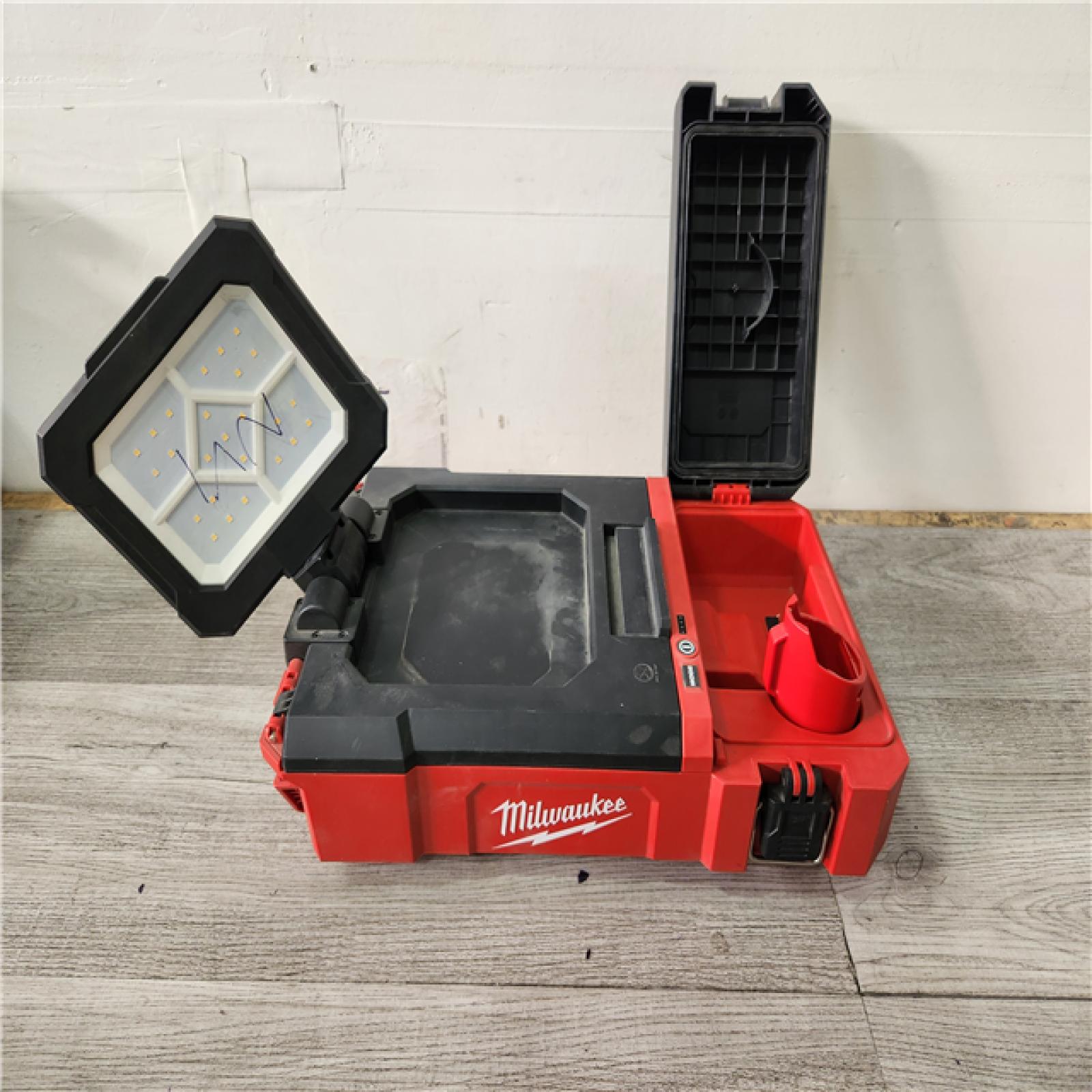 Phoenix Location Milwaukee M12 12-Volt Lithium-Ion Cordless PACKOUT Flood Light w/USB Charging (Tool Only)