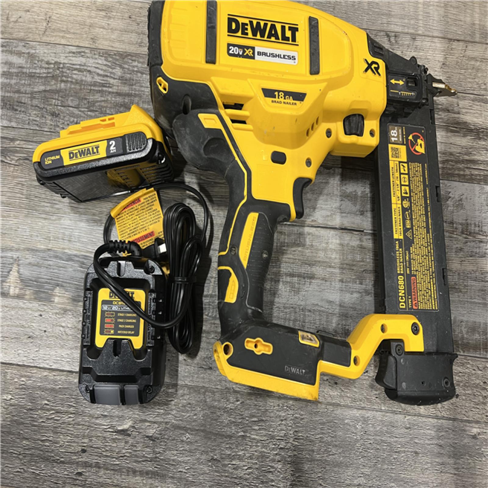 AS-IS DEWALT 20V MAX XR 18 Gauge Brad Nailer Kit