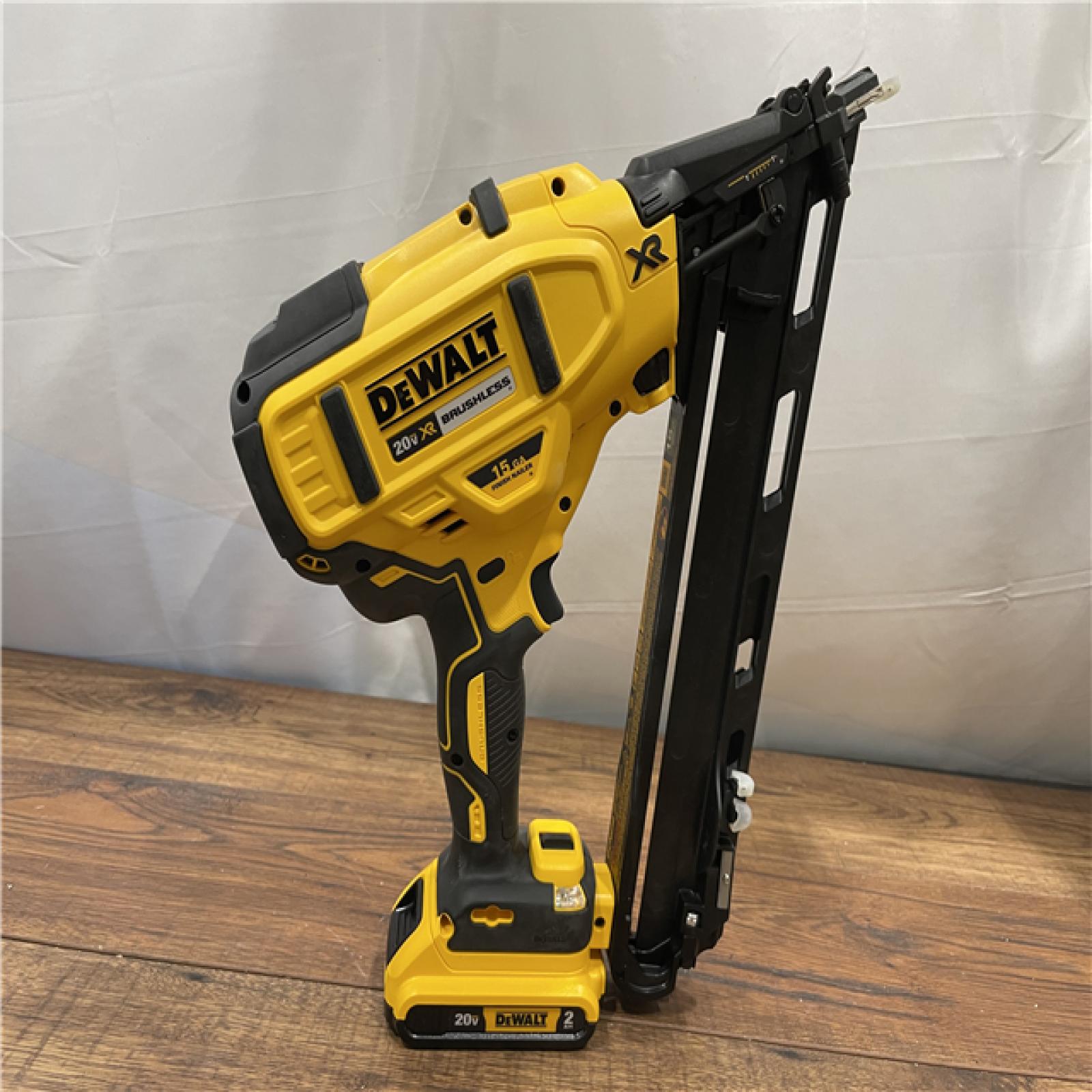 AS-IS DEWALT 20V MAX XR Lithium-Ion Cordless 15-Gauge Finish Nailer