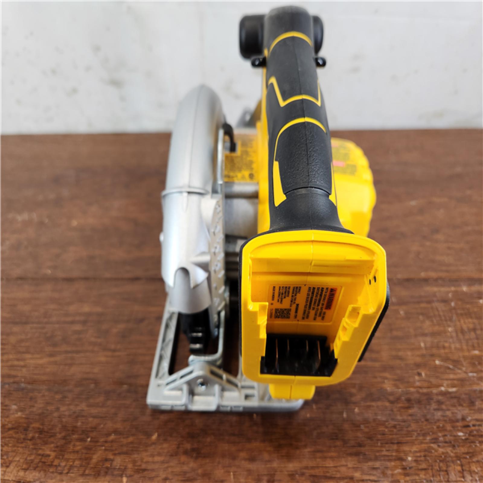 AS-IS DeWalt 20V Max XR Brushless Cordless 6-1/2 in. Circular Saw (Tool Only)