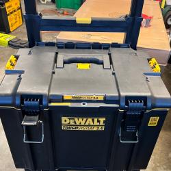 HOUSTON LOCATION - AS-IS Dewalt 20-Volt MAX ToughSystem Lithium-Ion 6-Tool Cordless Combo Kit