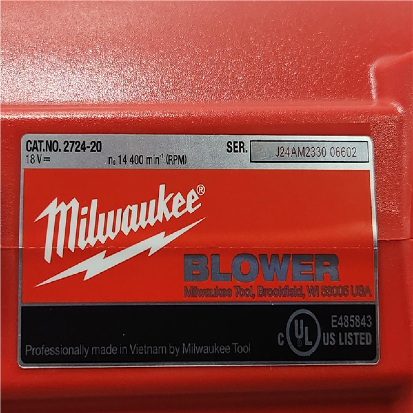 Phoenix Location Appears NEW Milwaukee M18 FUEL 16 in. 18V Lithium-Ion Brushless Battery Chainsaw Kit with M18 GEN II FUEL Blower & 12AH Battery
