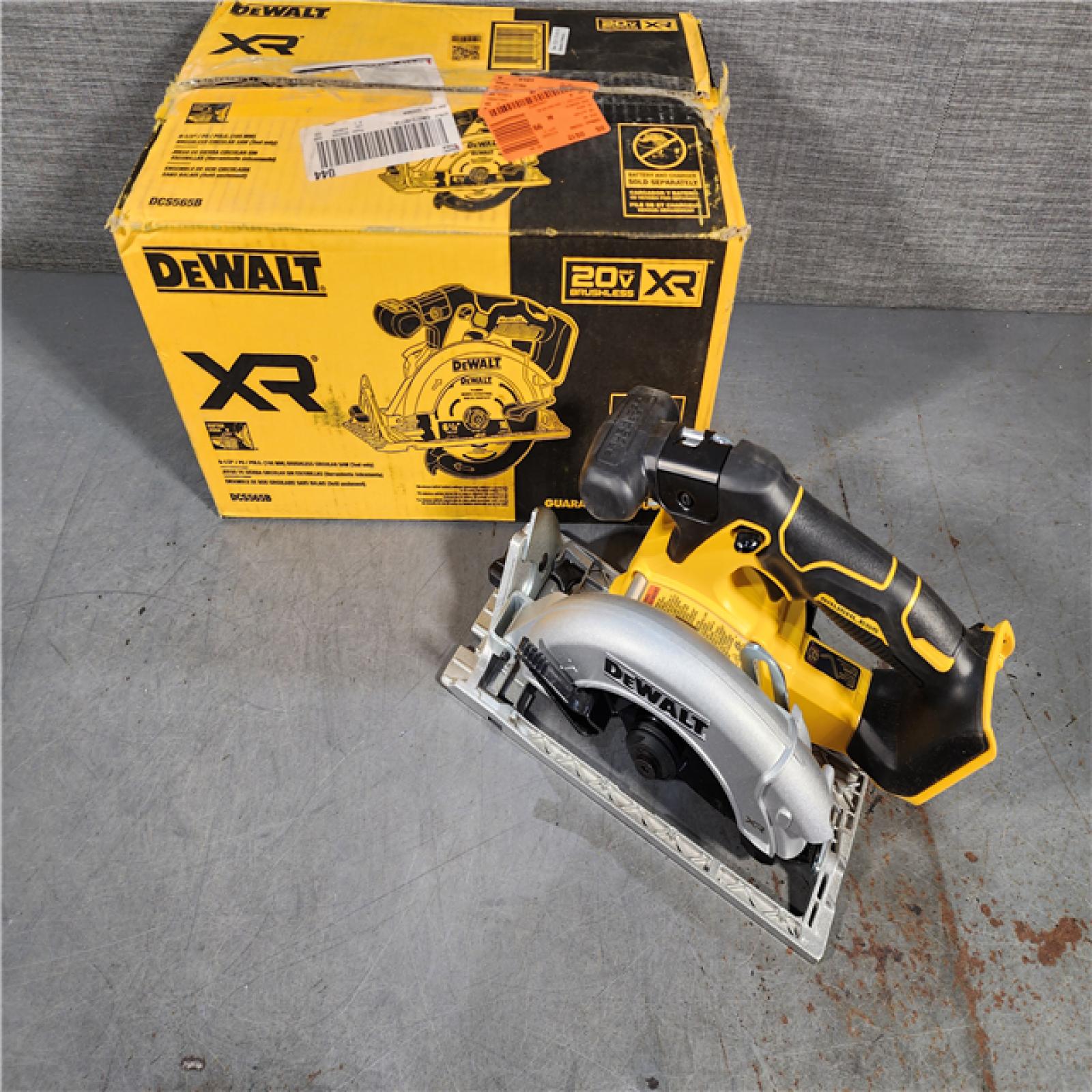 HOUSTON LOCATION - AS-IS DeWALT DCS565B 20V Max Brushless 6.5   Cordless Circular Saw (TOOL ONLY)