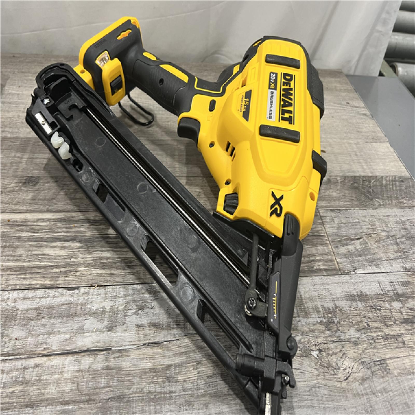 AS-IS DEWALT 20V MAX XR 15 Ga. Cordless 34 Deg Nailer 20 V