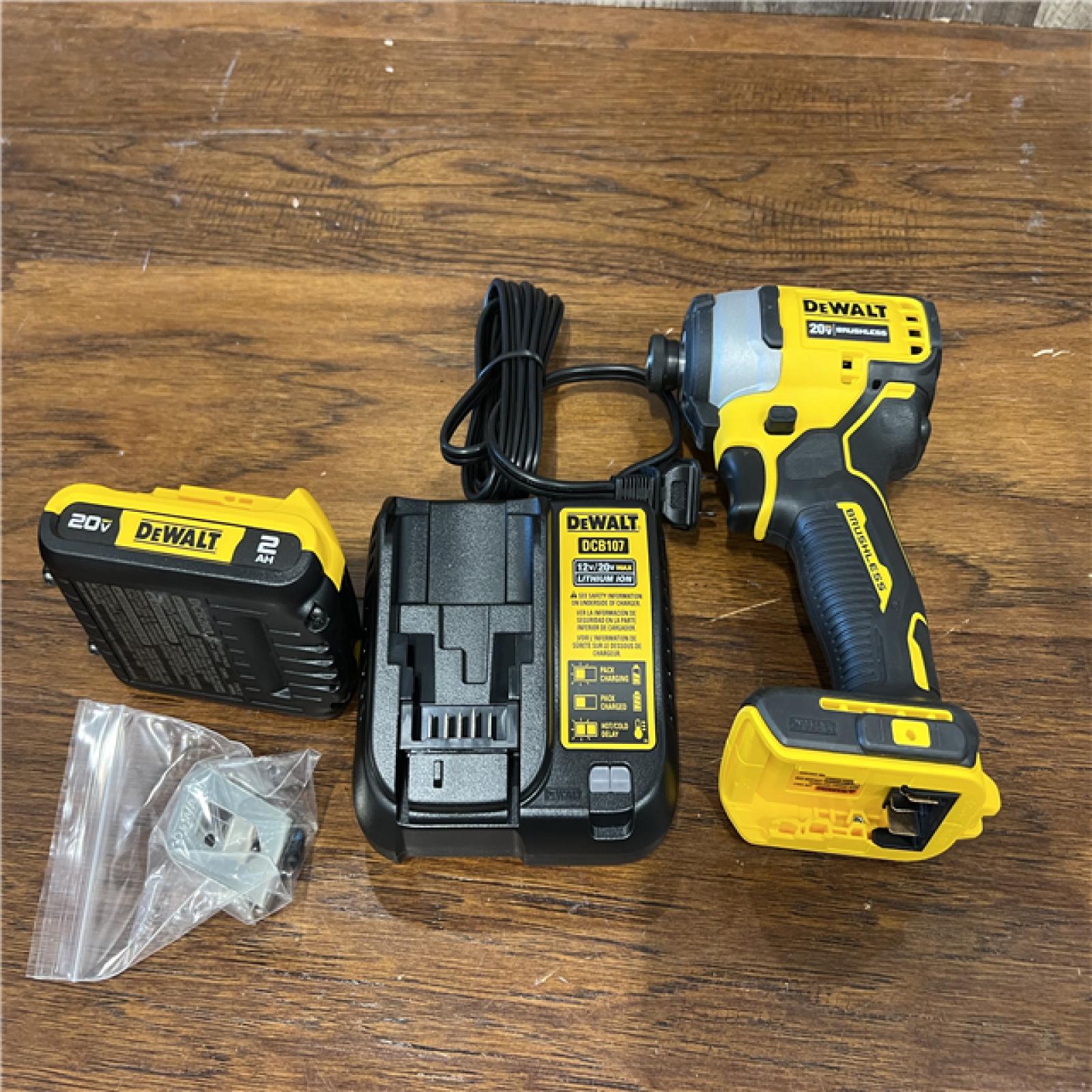 AS-IS DEWALT ATOMIC 20V MAX* Brushless Cordless Compact 1/4 in. Impact Driver Kit