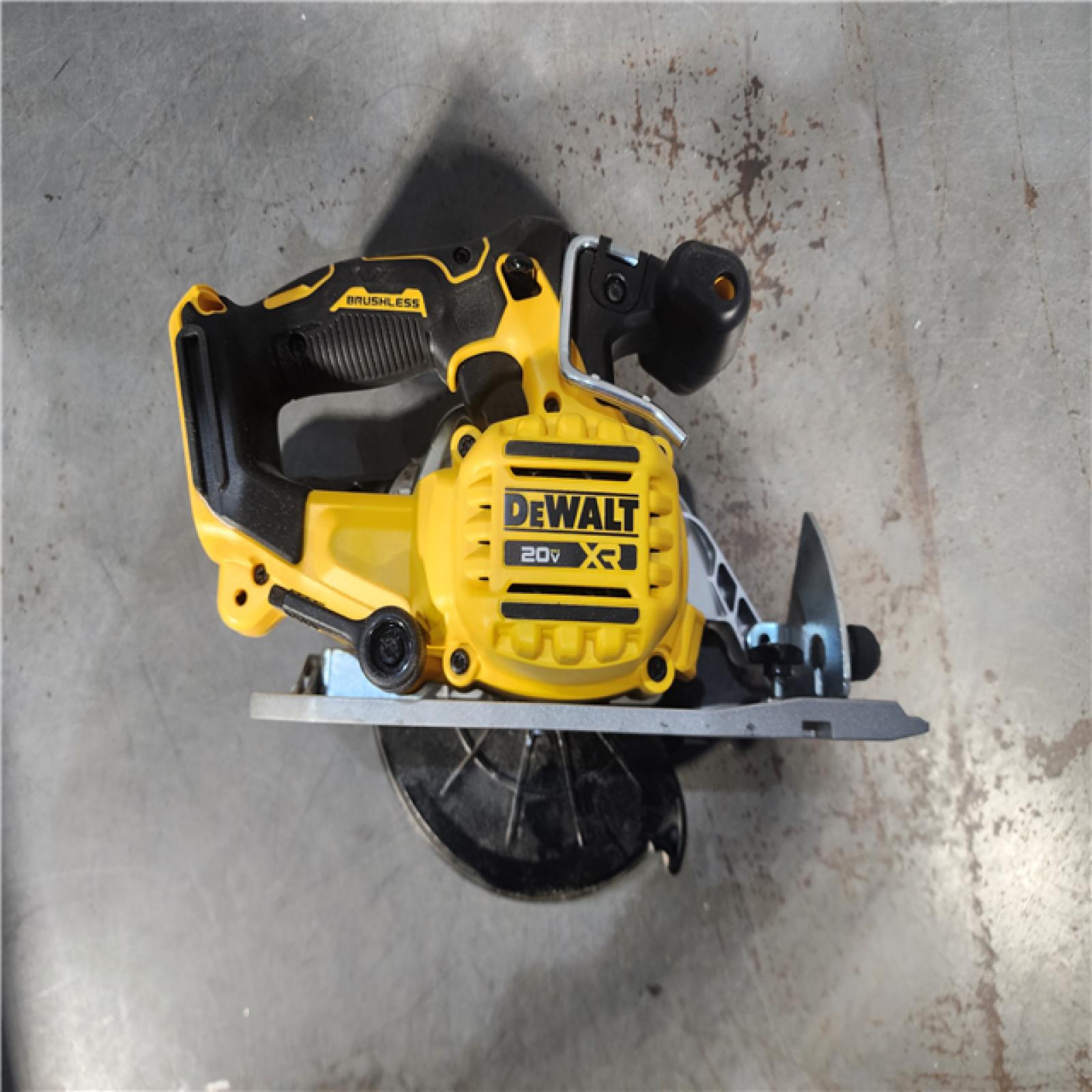 HOUSTON LOCATION - AS-IS DeWALT DCS565B 20V Max Brushless 6.5   Cordless Circular Saw (TOOL ONLY)