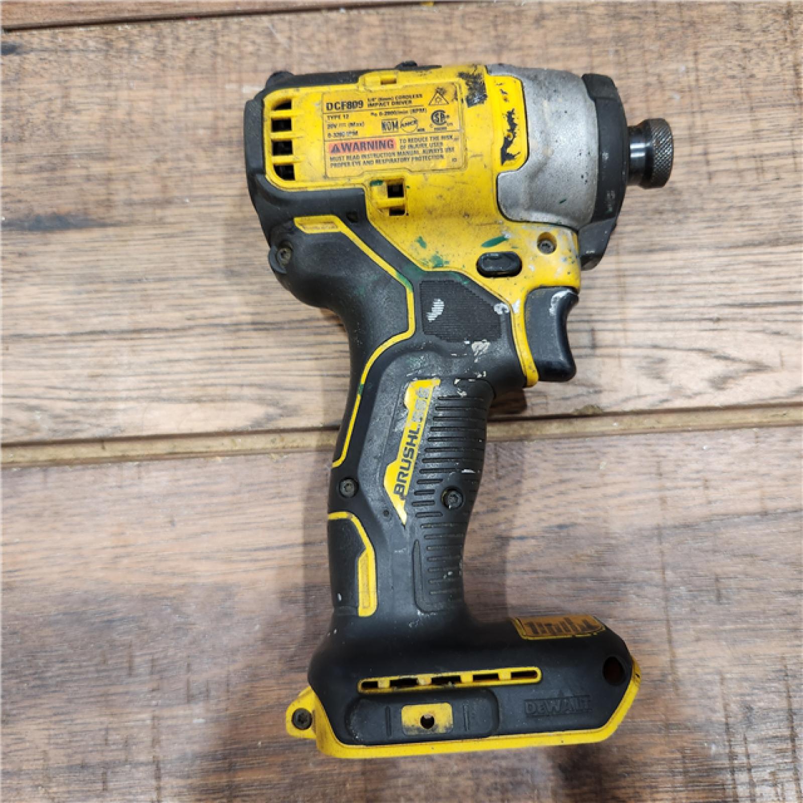 AS-IS DEWALT ATOMIC 20V MAX* Brushless Cordless Compact 1/4 in. Impact Driver Kit