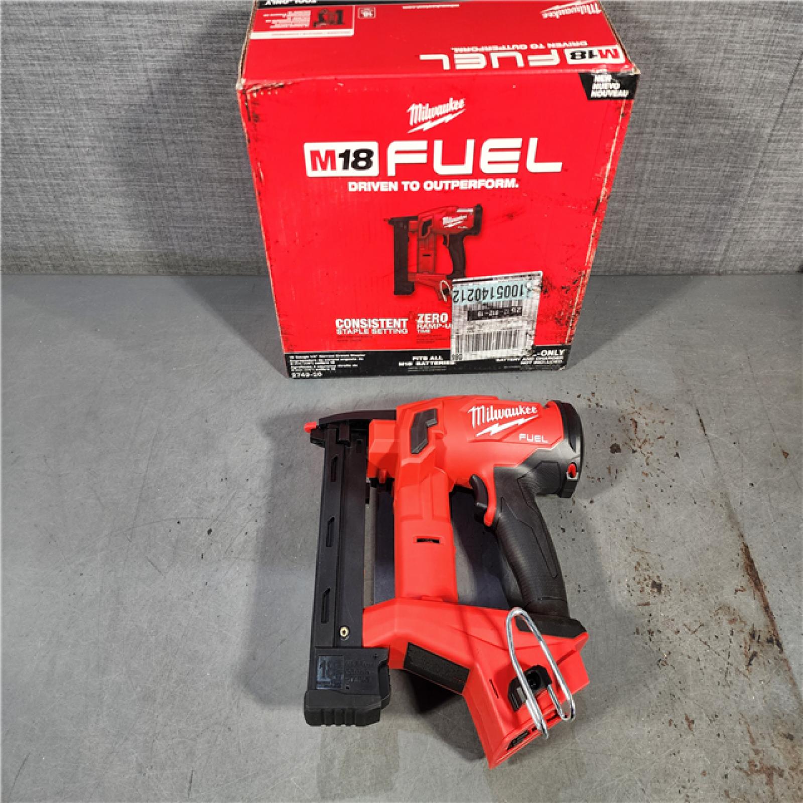 HOUSTON LOCATION - AS-IS (APPEARS LIKE NEW) M18 FUEL 18-Volt Lithium-Ion Brushless Cordless 18-Gauge 1/4 in. Narrow Crown Stapler (Tool-Only)