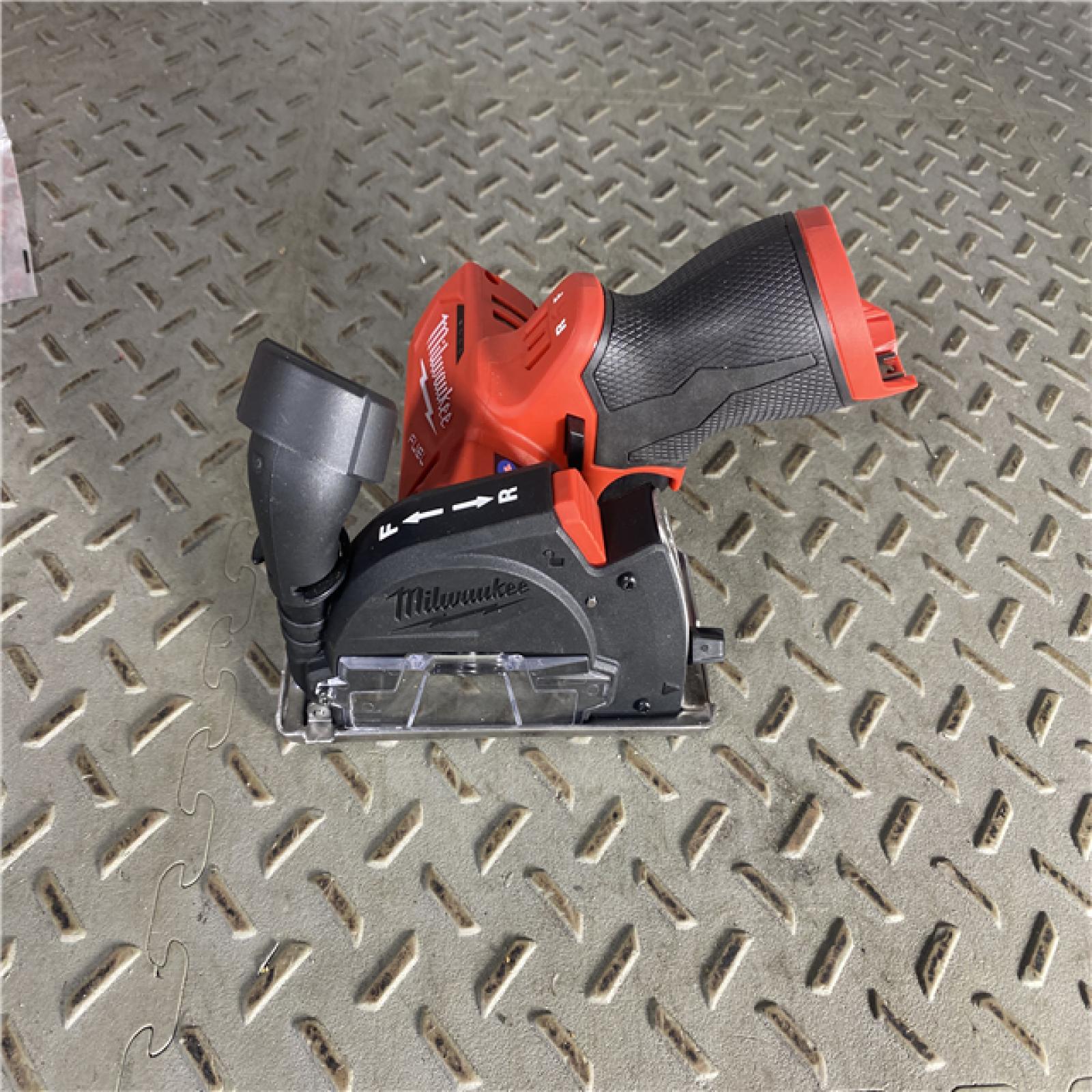 HOUSTON LOCATION -AS-IS M12 FUEL 12V Lithium-Ion Brushless Cordless 3 in. Cut Off Saw (Tool-Only)