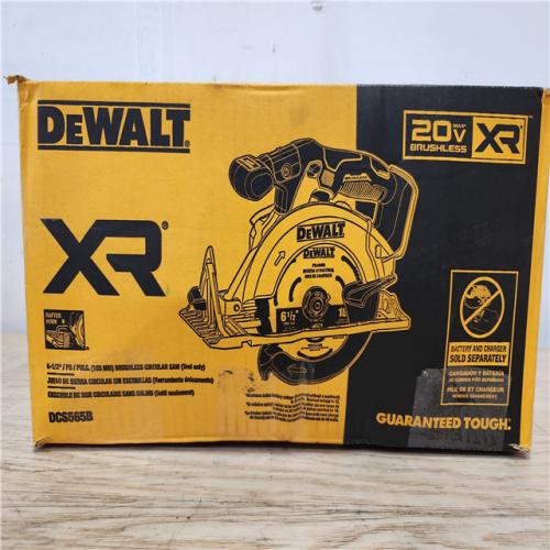 Phoenix Location DEWALT 20V MAX Cordless Brushless 6-1/2 in. Sidewinder Style Circular Saw (Tool Only)