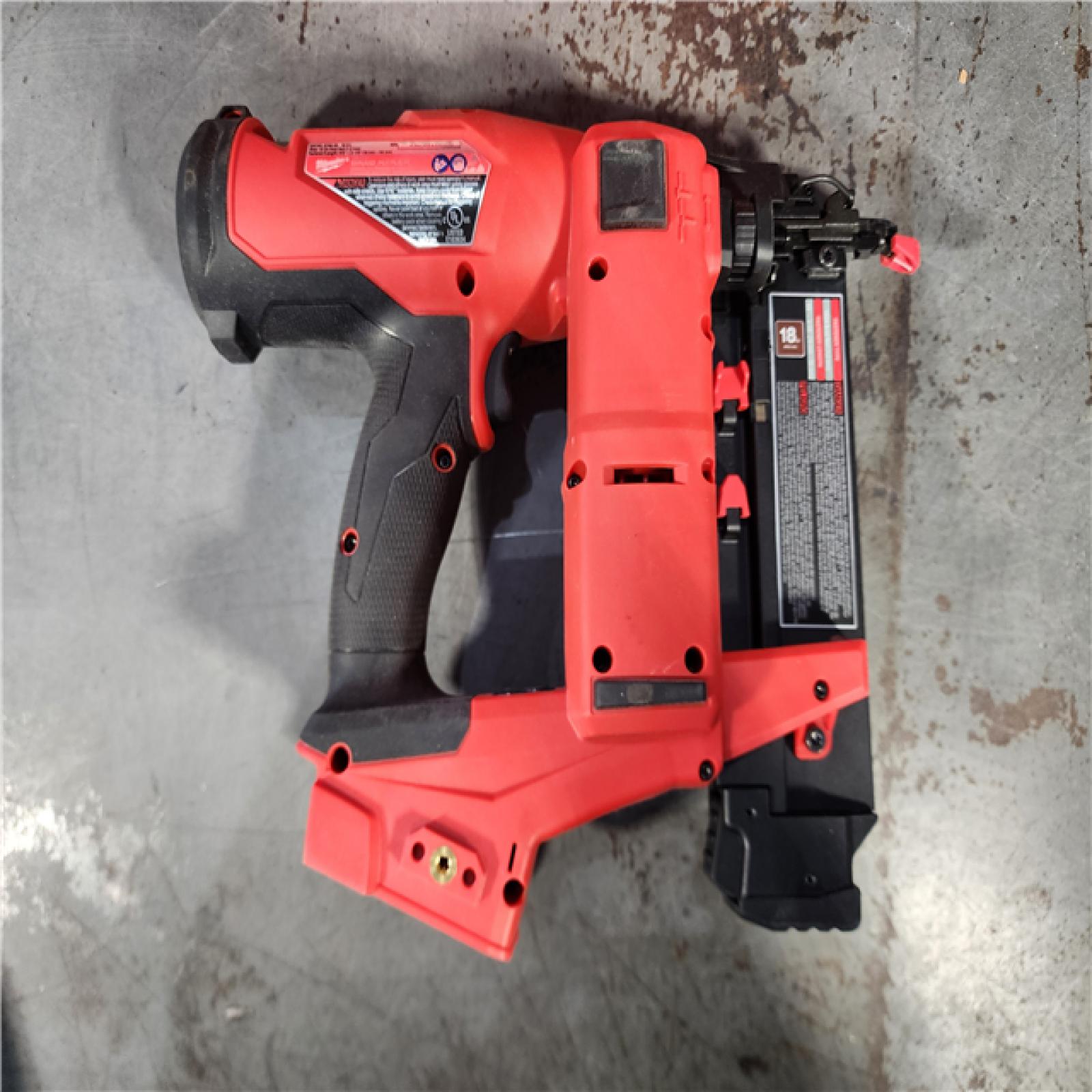 HOUSTON LOCATION - AS-IS (APPEARS LIKE NEW) Milwaukee M18 Fuel 18V Brushless 18-Gauge Brad Nailer 2746-20 (Bare Tool)