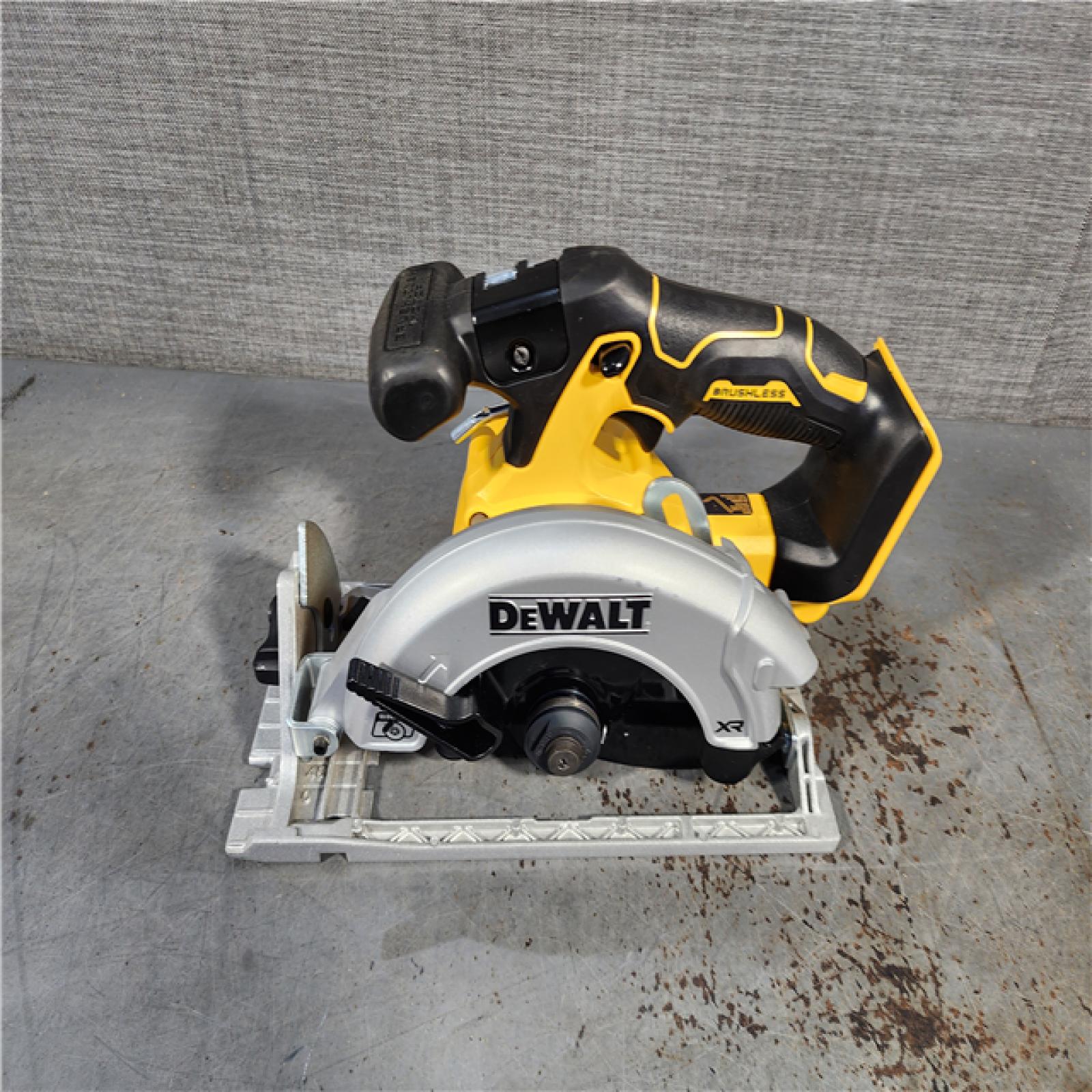 HOUSTON LOCATION - AS-IS DeWALT DCS565B 20V Max Brushless 6.5   Cordless Circular Saw