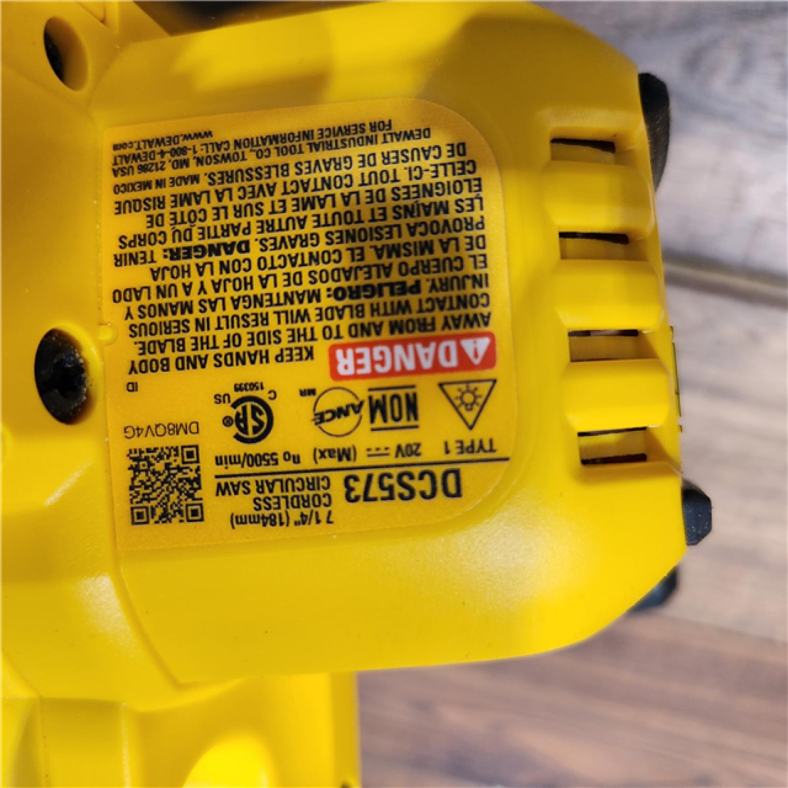 AS-IS DEWALT 20V MAX Cordless Brushless 7-1/4 in. Sidewinder Style Circular Saw w/ FLEXVOLT ADVANTAGE (Tool Only)