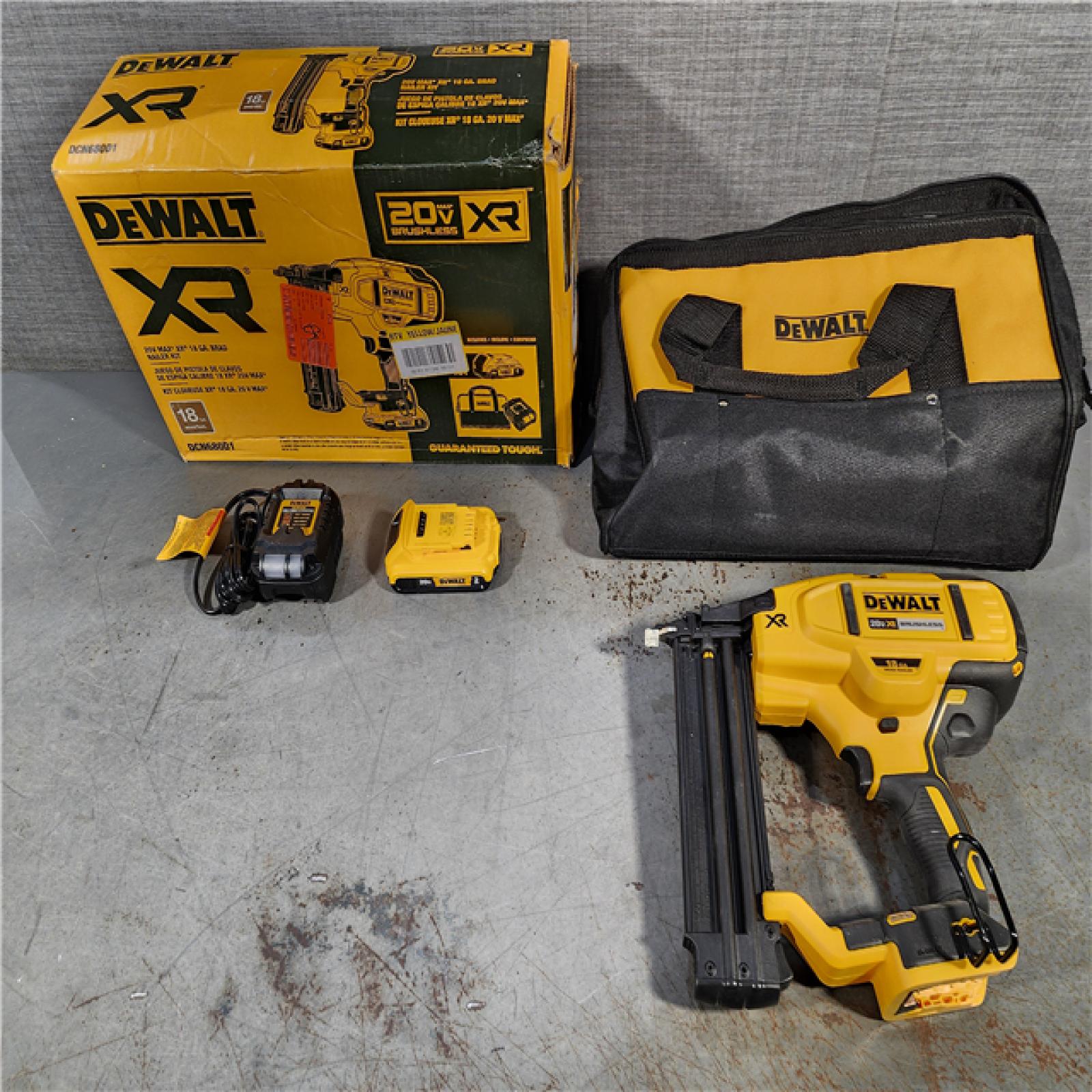 HOUSTON LOCATION - AS-IS DEWALT 20V MAX XR 18 Gauge Brad Nailer Kit